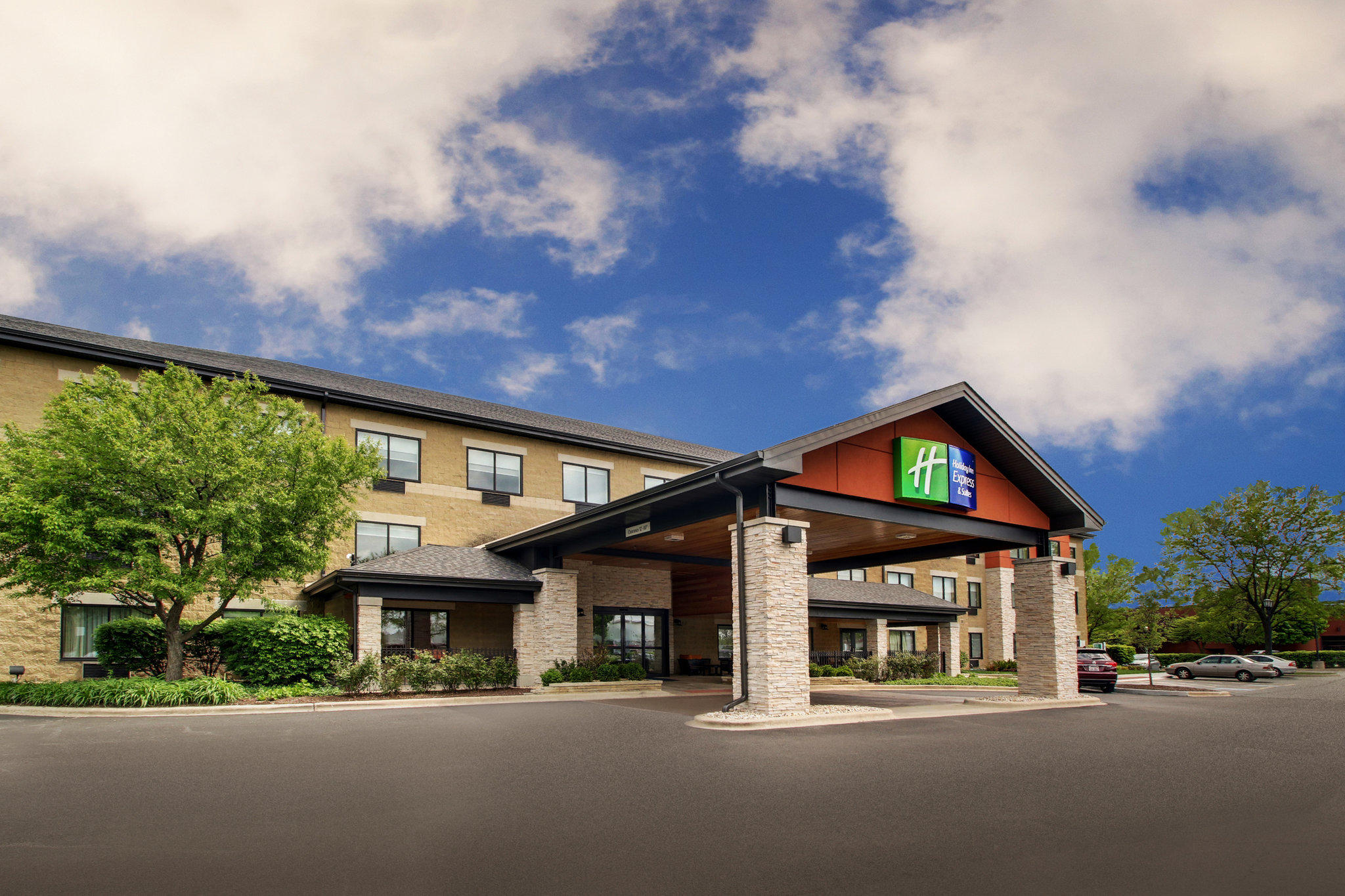 Holiday Inn Express & Suites Aurora - Naperville Photo