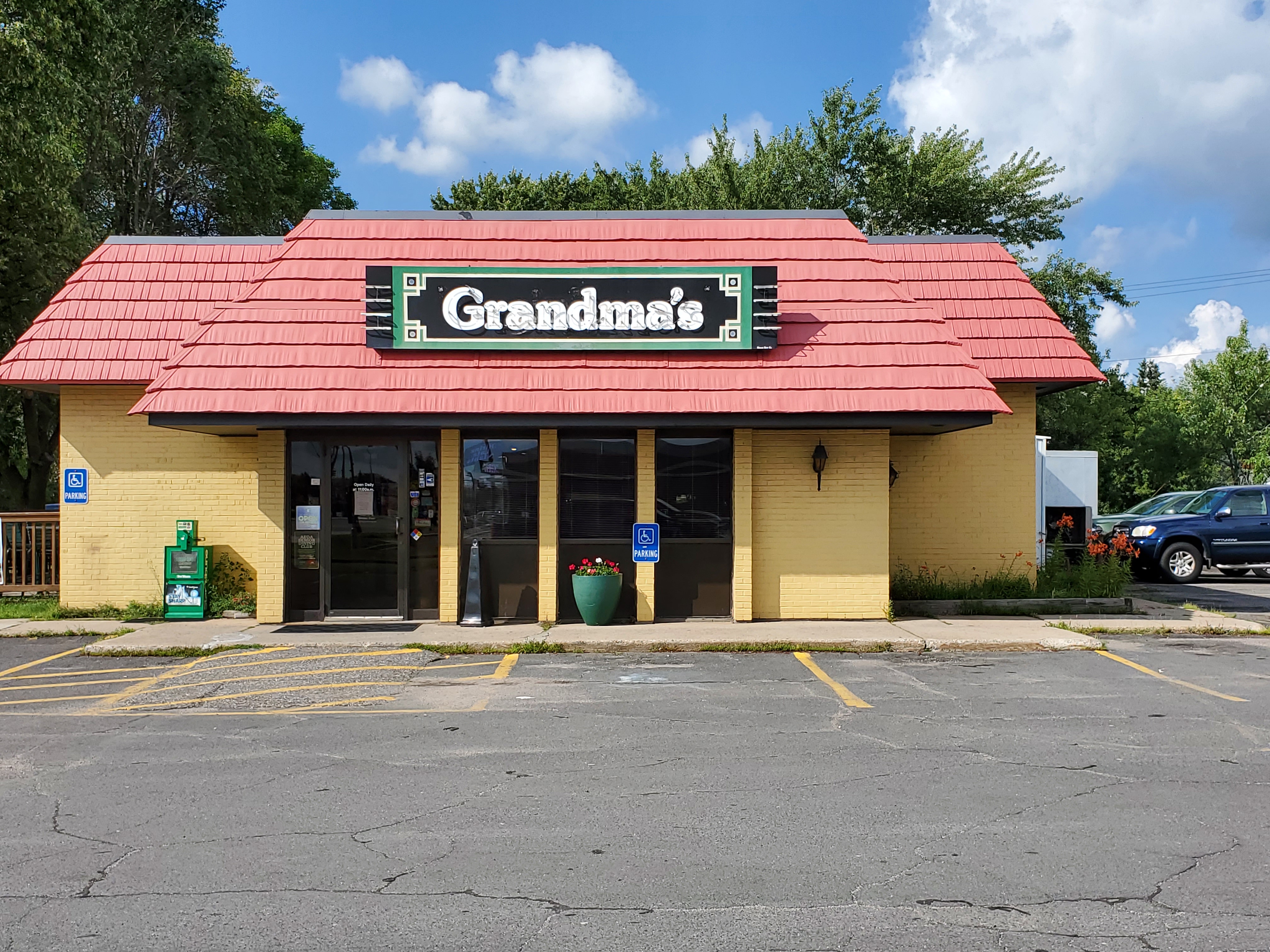 Grandma’s Saloon & Grill – Virginia Image