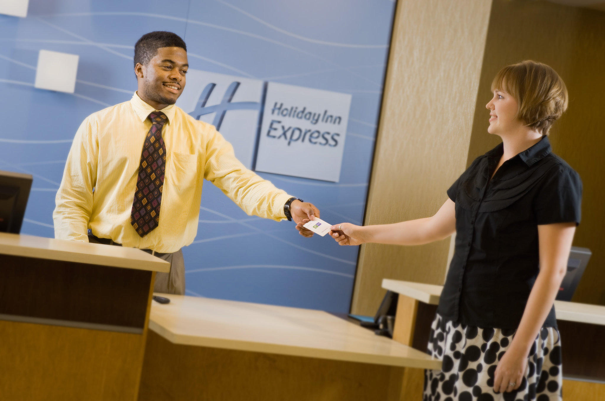 Holiday Inn Express & Suites Alexandria - Fort Belvoir Photo