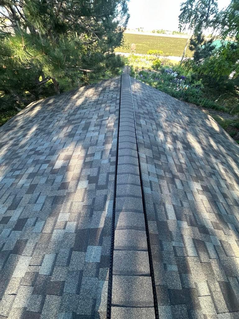 E & H Roofing Image