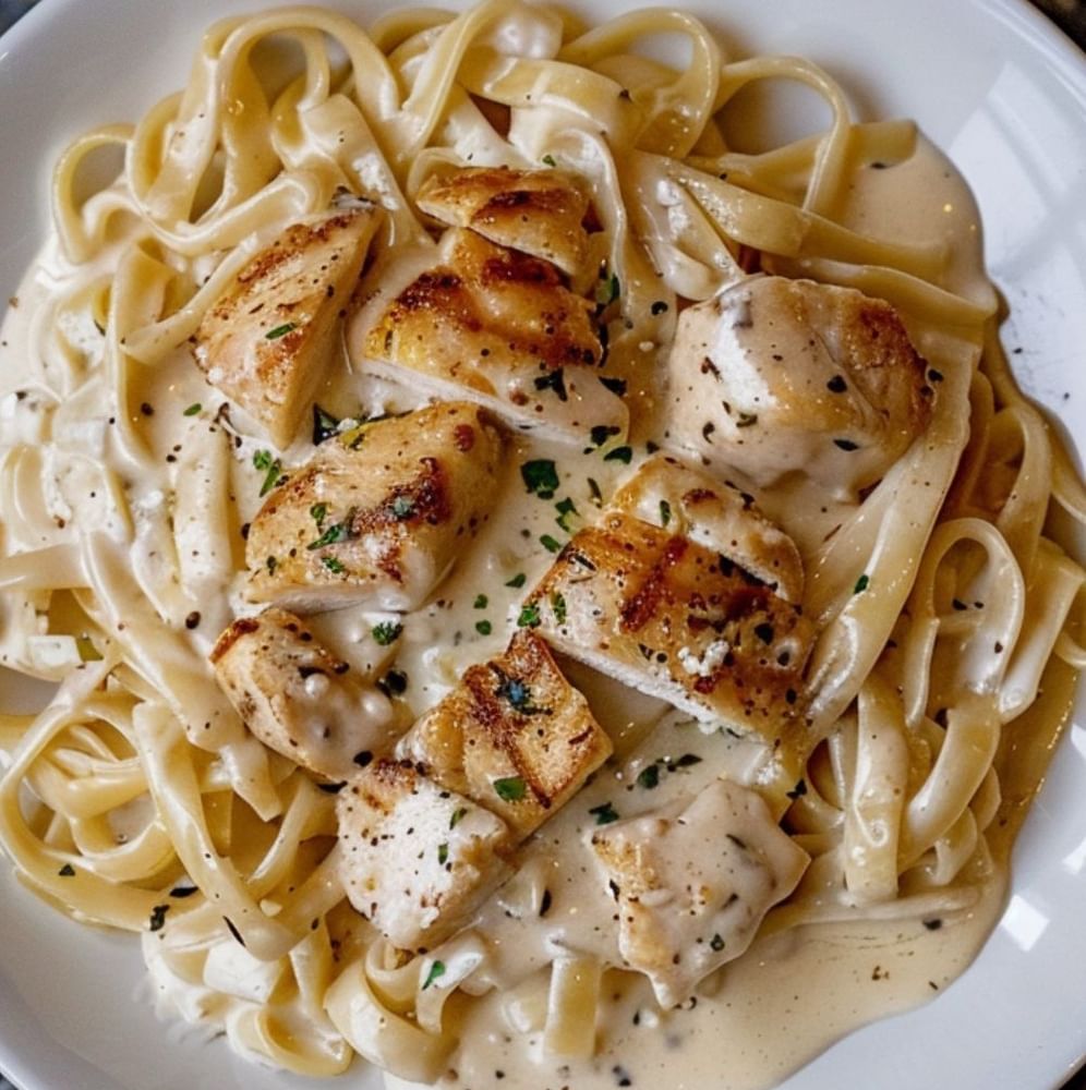 Fettuccine Alfredo Chicken