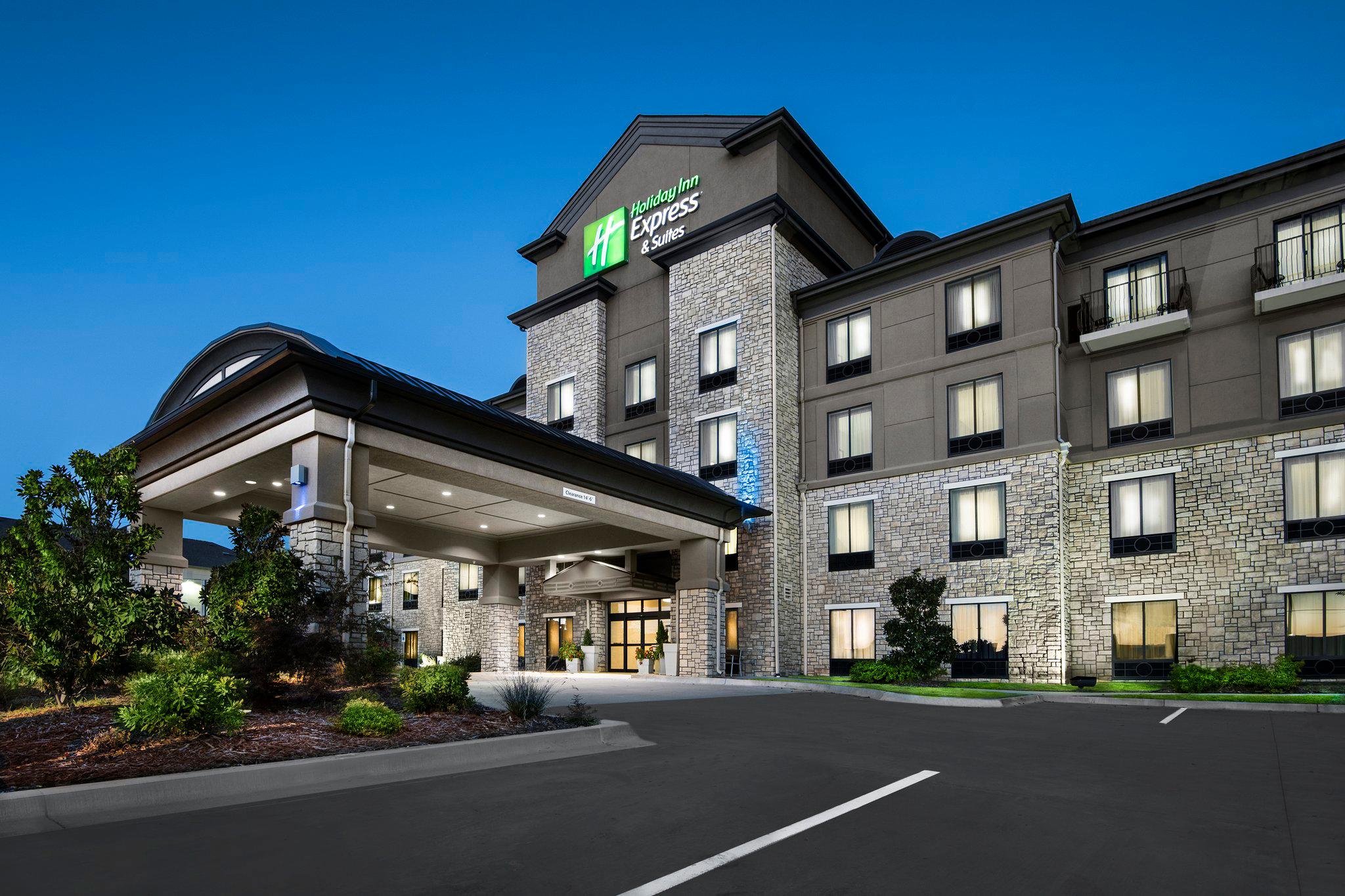 Holiday Inn Express & Suites Conway Photo