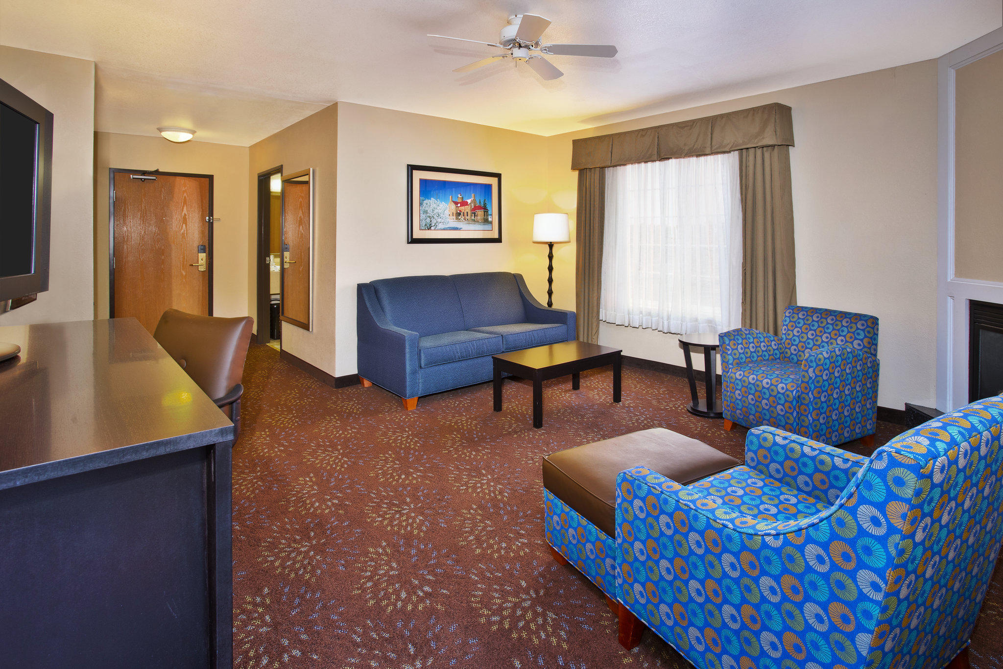 Holiday Inn Express Mackinaw City Photo