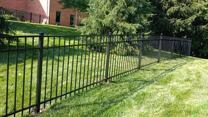 Top Rail Fence Cincinnati Image