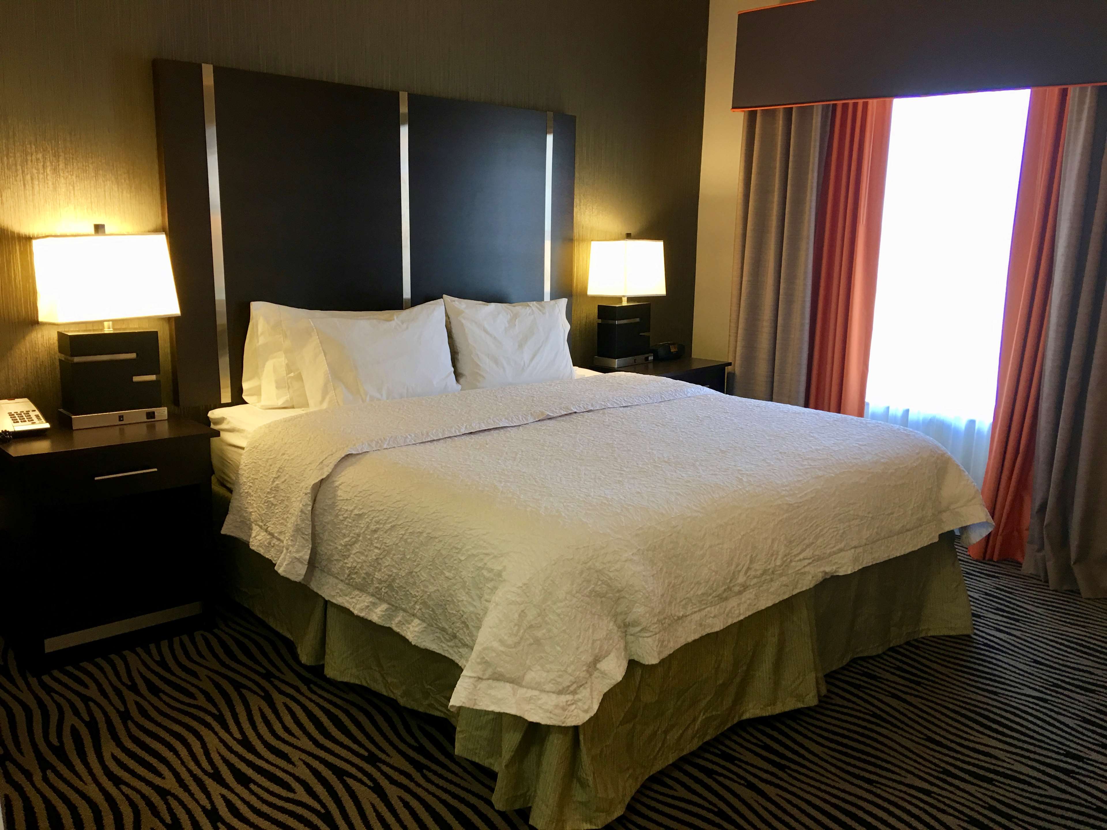 Hampton Inn & Suites Tulsa/Central Photo