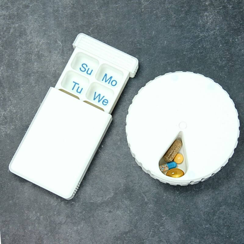 7-day and weekly pill organizers