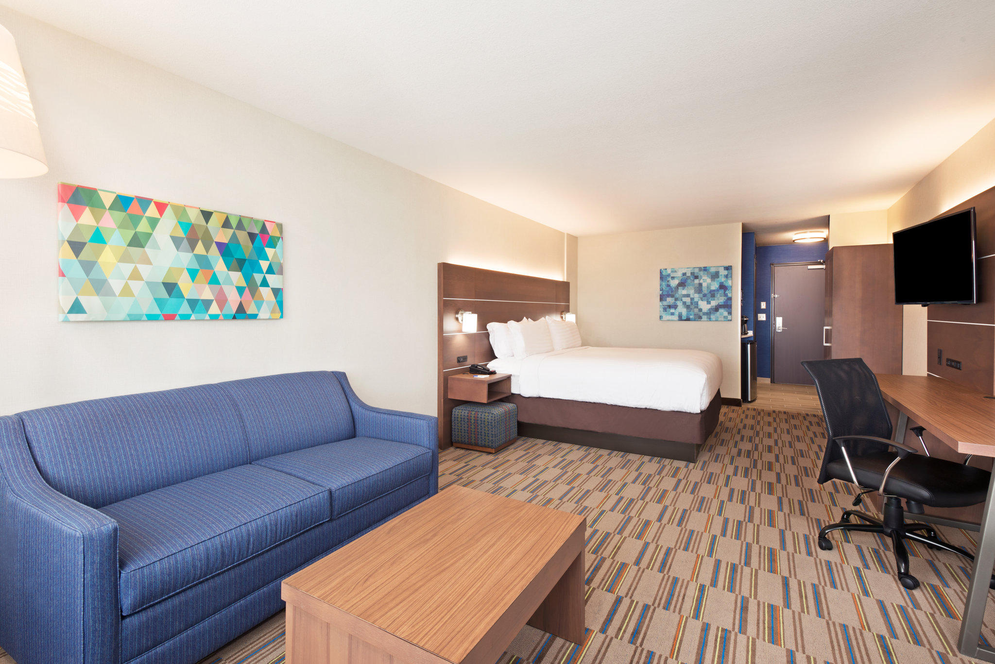 Holiday Inn Express & Suites Uniontown Photo