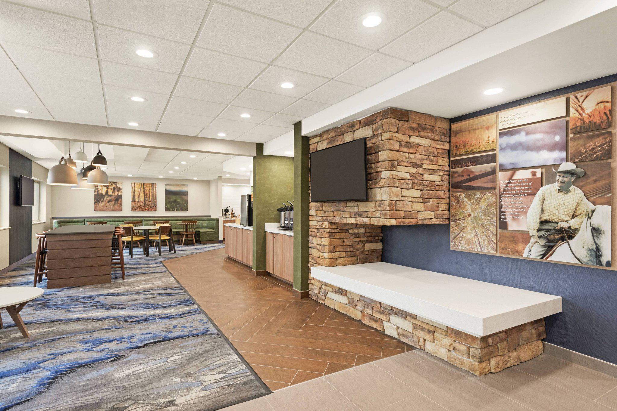 Fairfield Inn by Marriott Warren Niles Photo