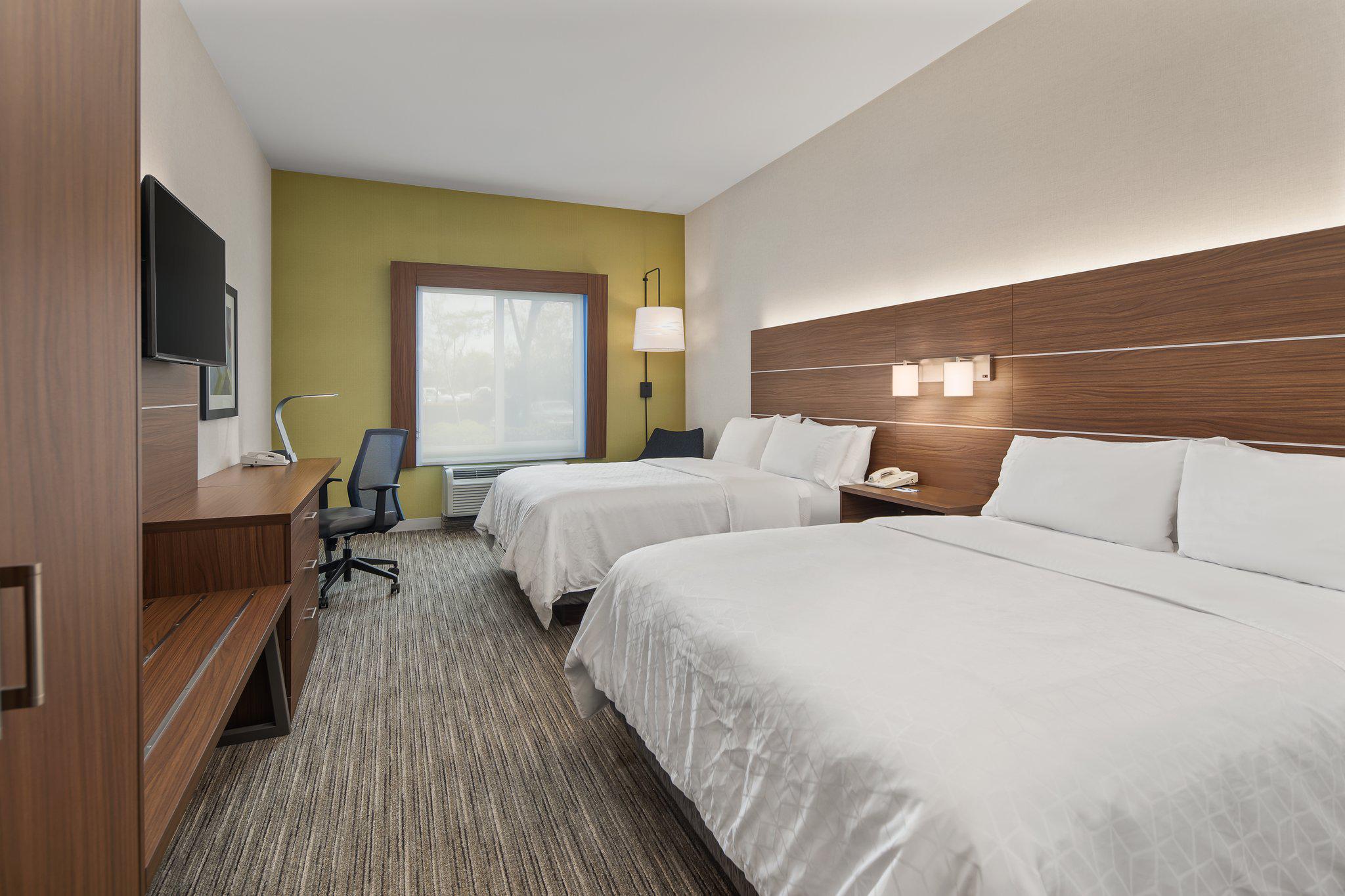 Holiday Inn Express & Suites Sacramento Airport Natomas Photo