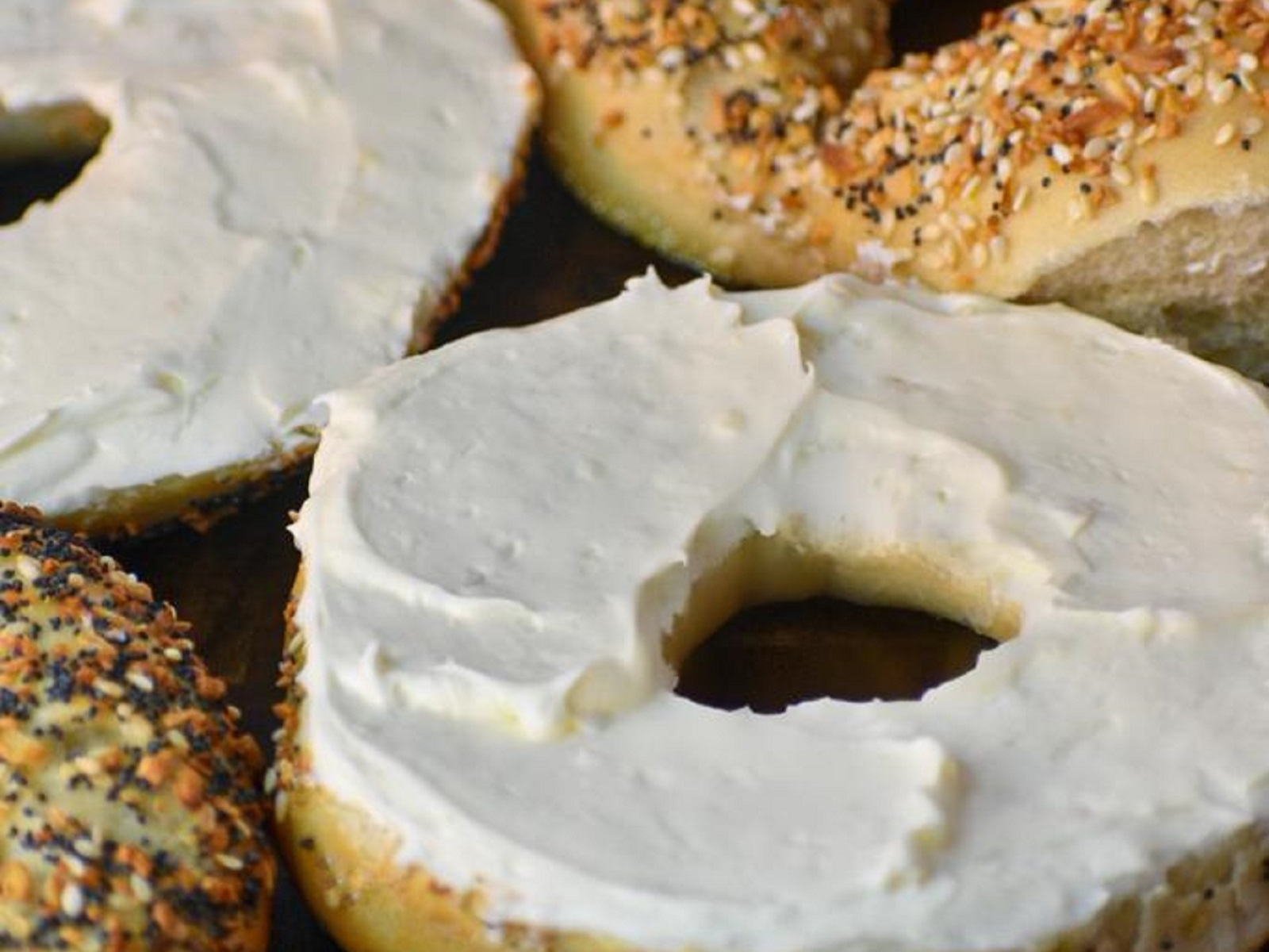 BAGEL W/ CREAM CHEESE