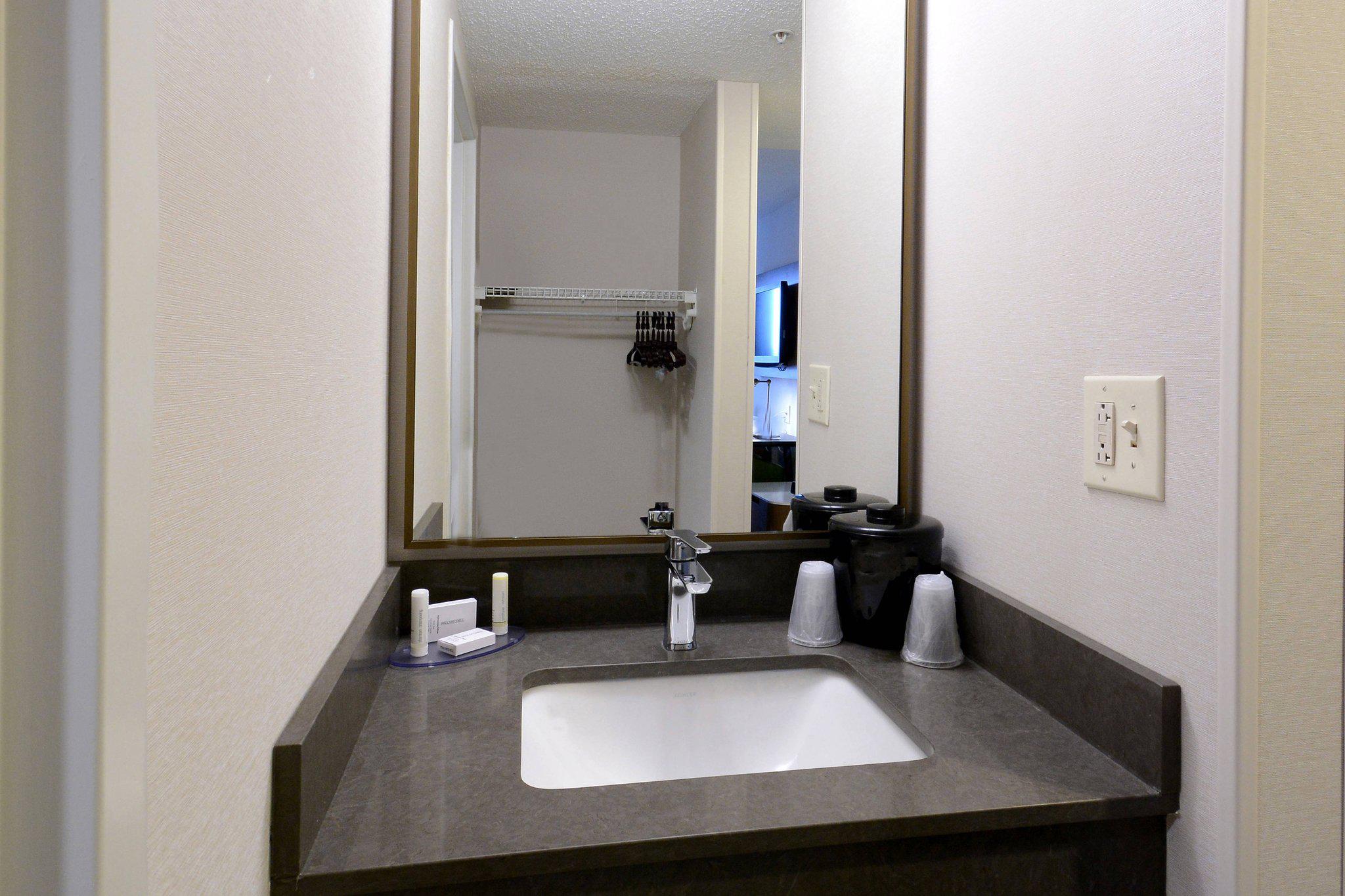 Fairfield Inn by Marriott Greensboro Airport Photo