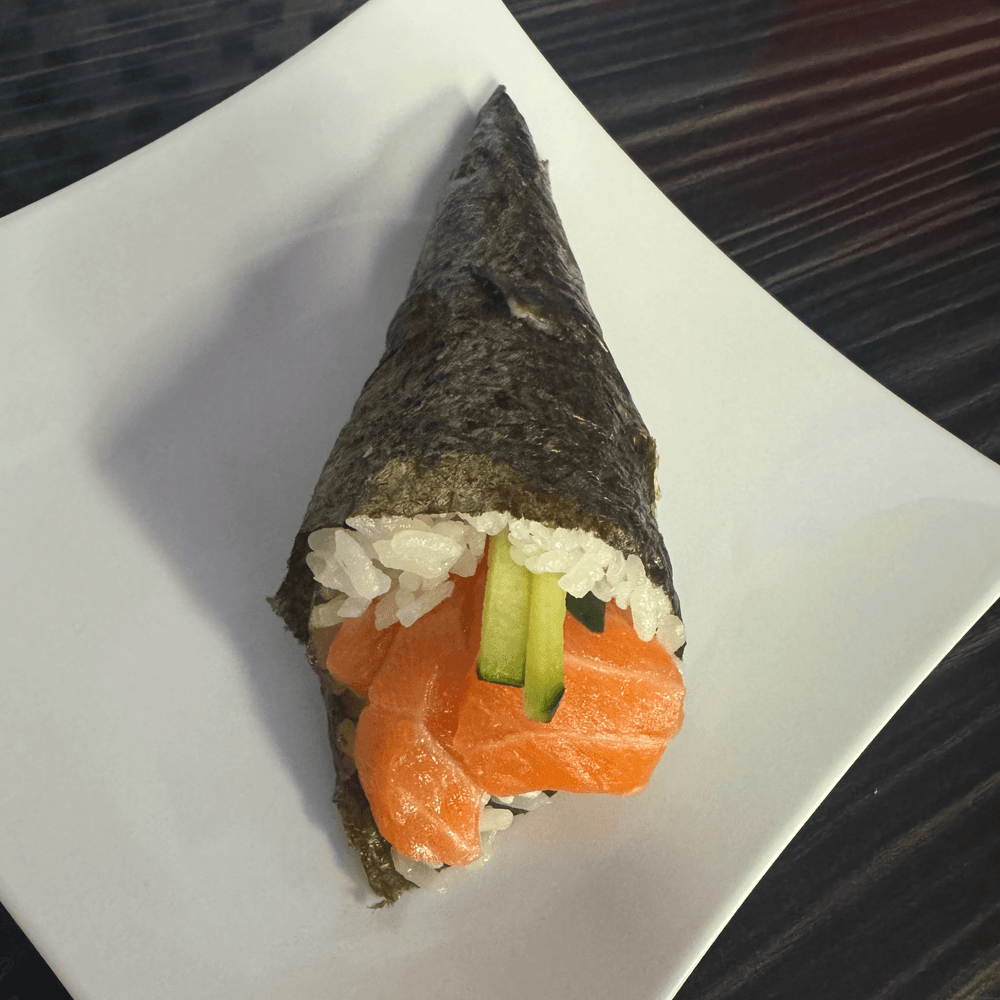 Salmon Hand Roll