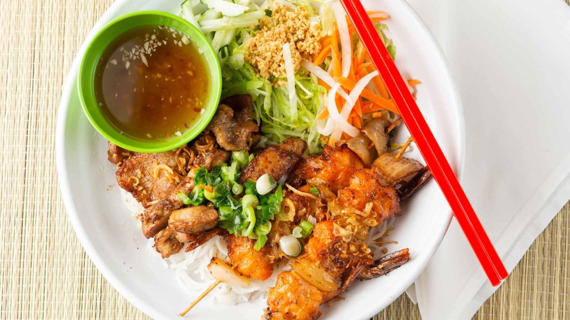 S6 Triple Delight Vermicelli - Bún Thit Tôm Nuong Dac Biêt