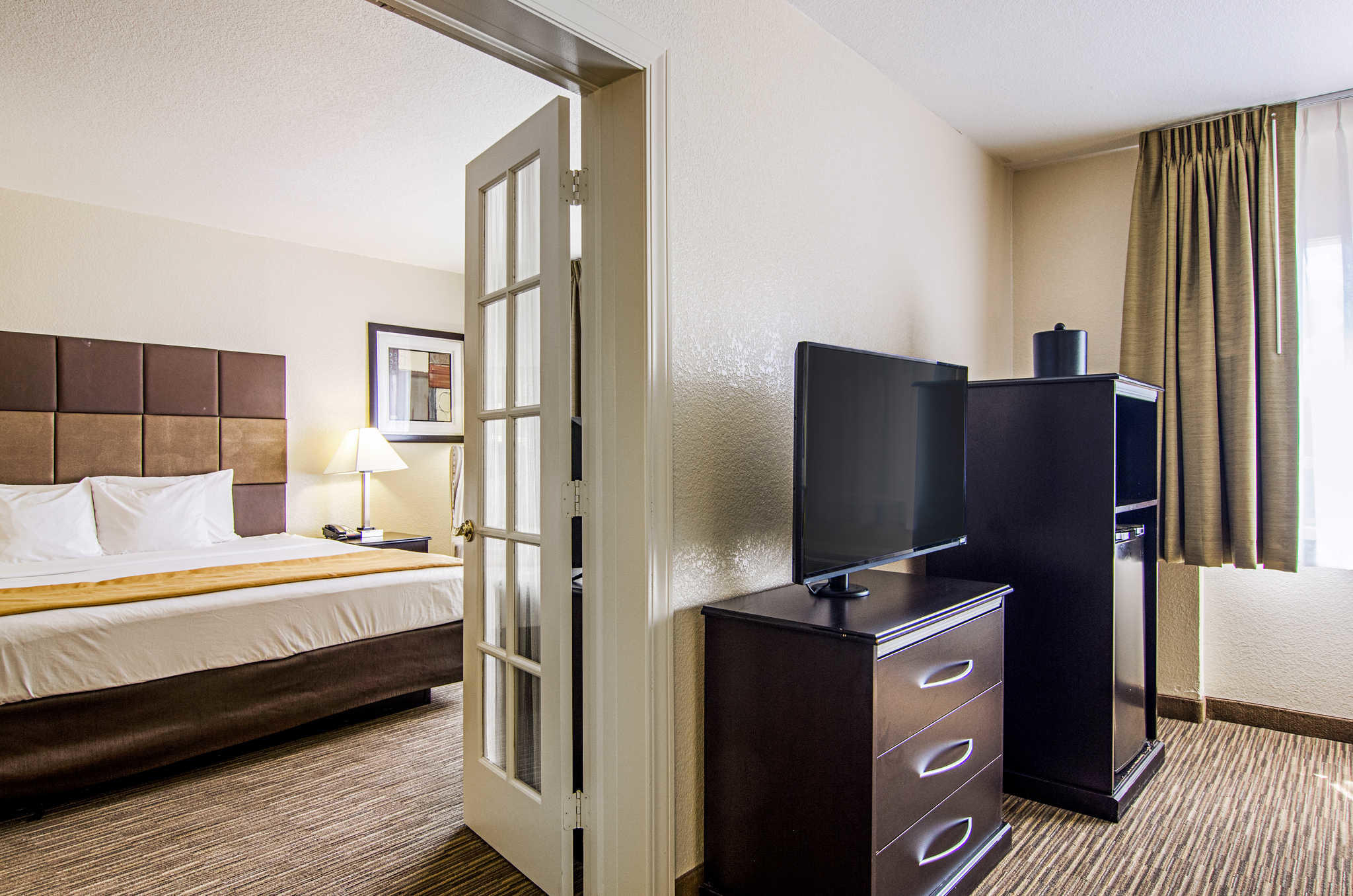 Quality Inn & Suites Denver Stapleton Photo