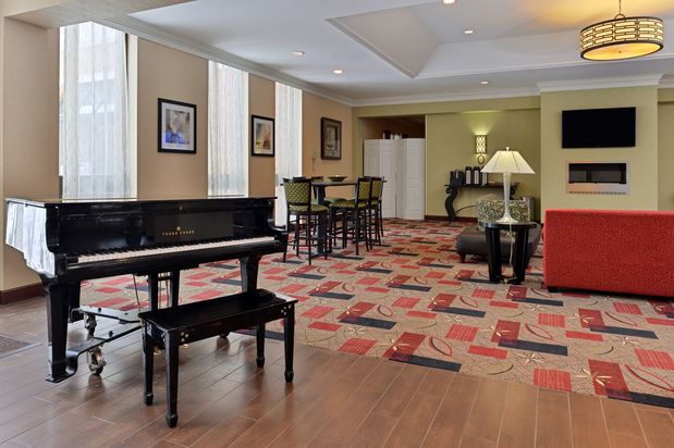 Images Holiday Inn New London - Mystic Area