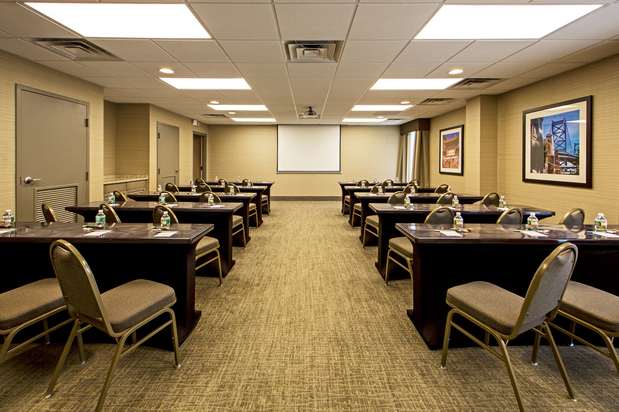 Images Hampton Inn Philadelphia-International Airport