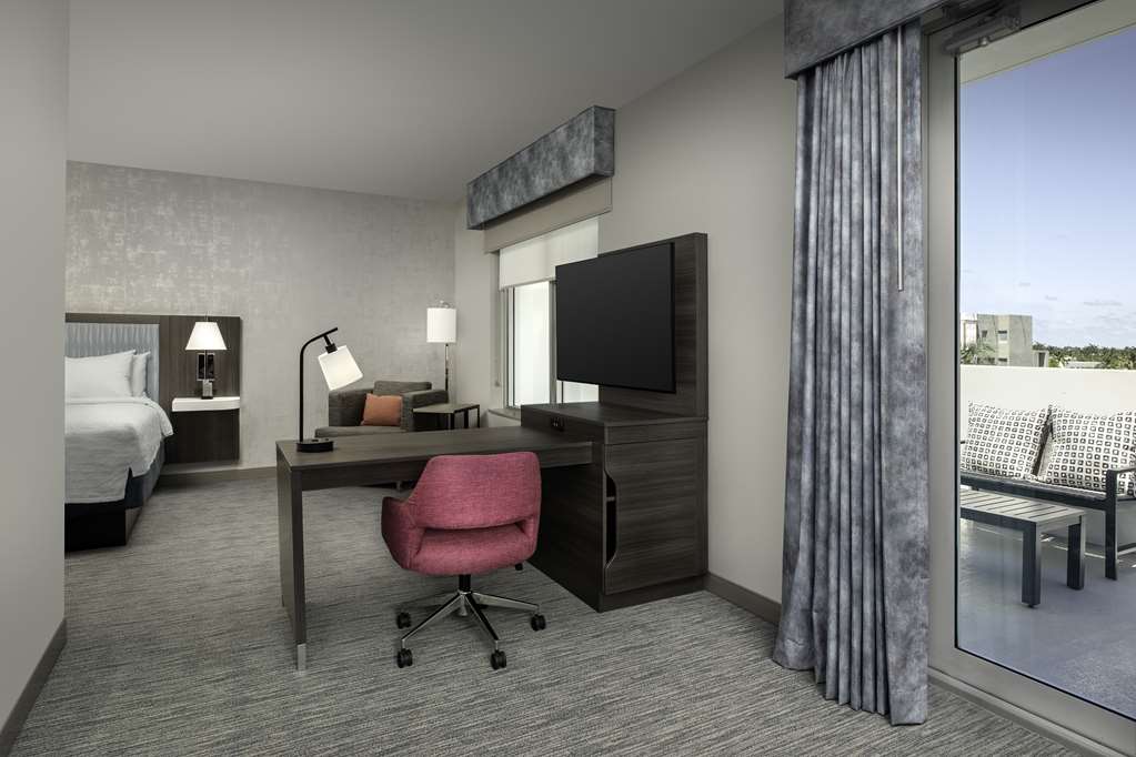 Hampton Inn Delray Beach Image