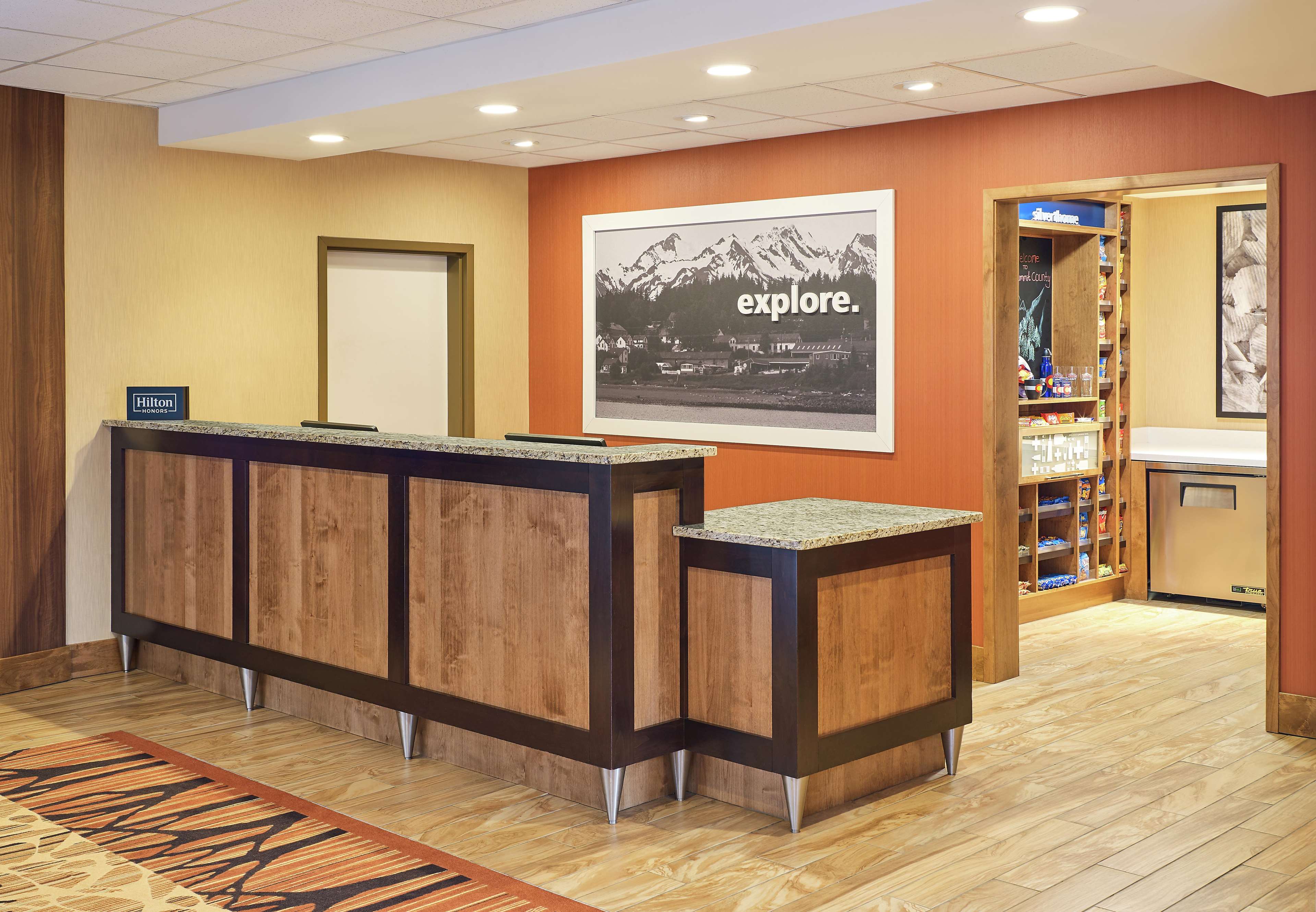 Hampton Inn & Suites Silverthorne, CO Photo