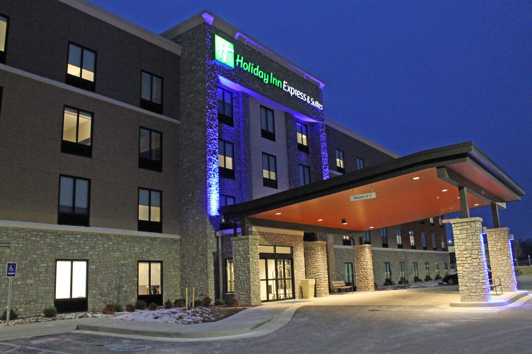 Holiday Inn Express & Suites St. Louis South - I-55 Photo