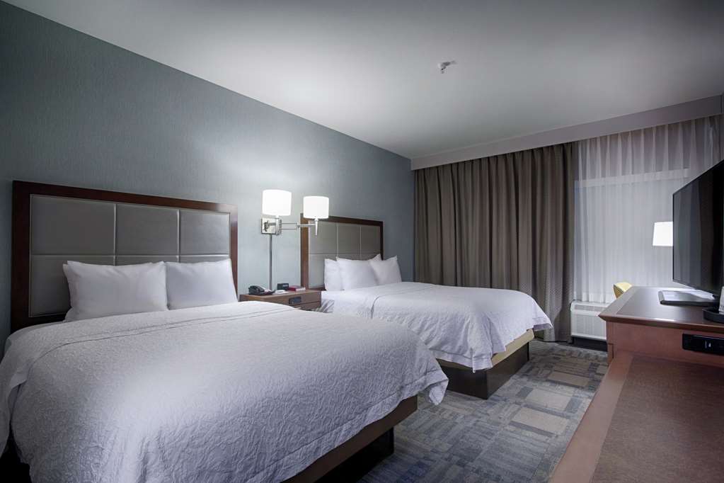 Hampton Inn Salina Image