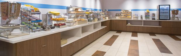 Images Holiday Inn Express & Suites Clarion