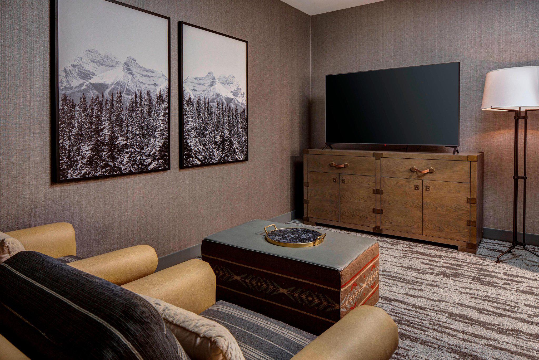 Gaylord Rockies Resort & Convention Center Photo