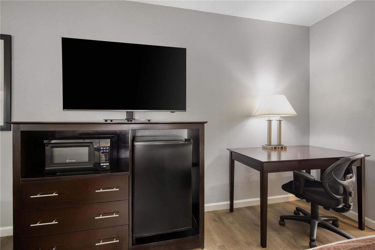 Best Western Lake Conroe Inn Image