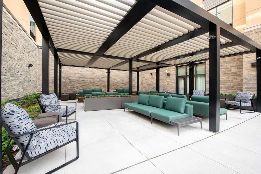 Hilton Garden Inn Boston Canton Image