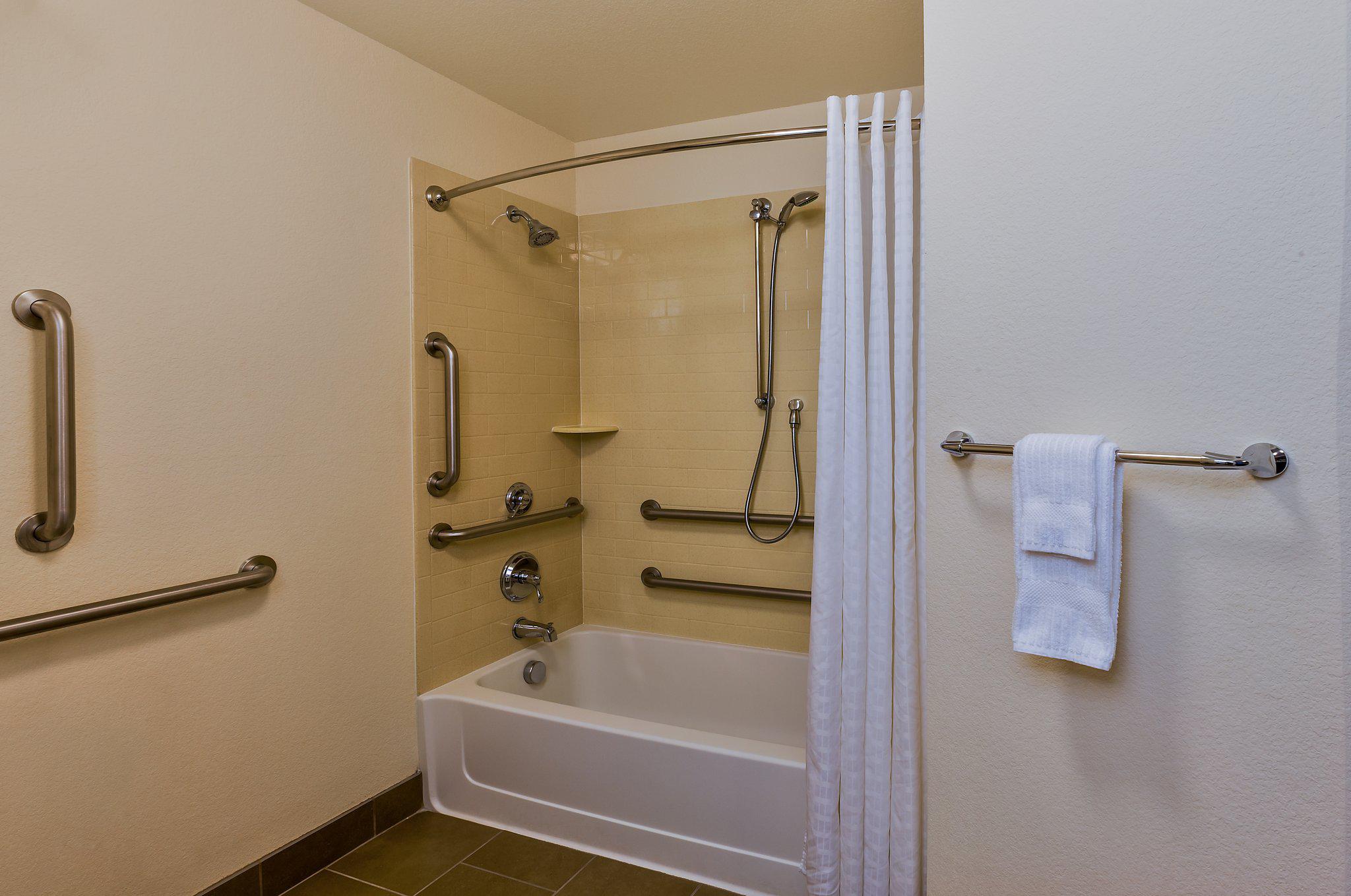 Candlewood Suites Tucson Photo