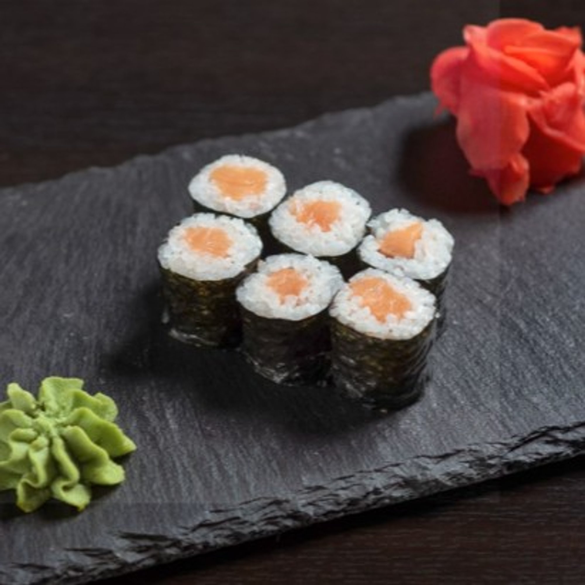 Salmon roll