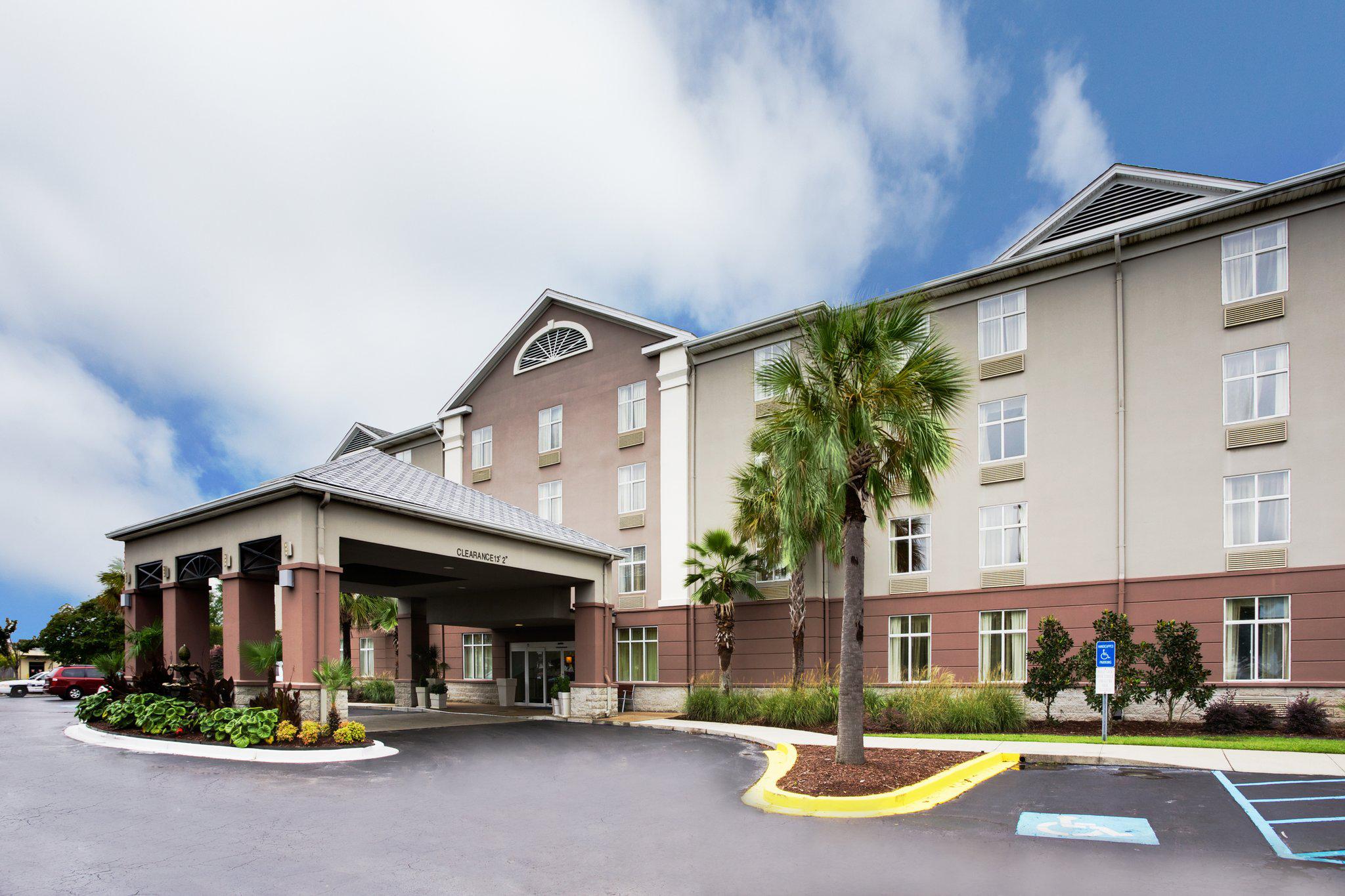 Holiday Inn Express & Suites Charleston-Ashley Phosphate Photo