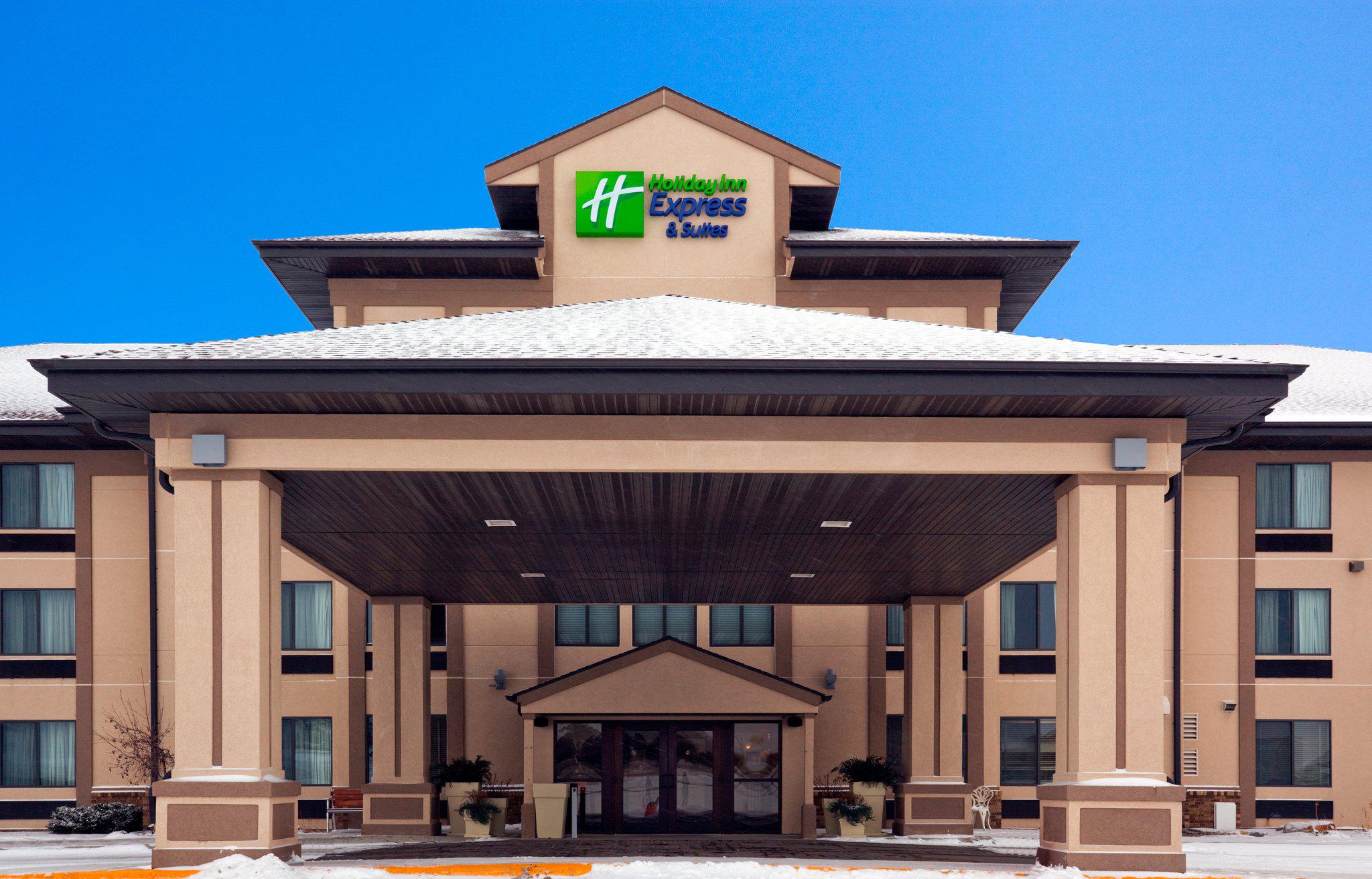 Holiday Inn Express & Suites Winner Photo