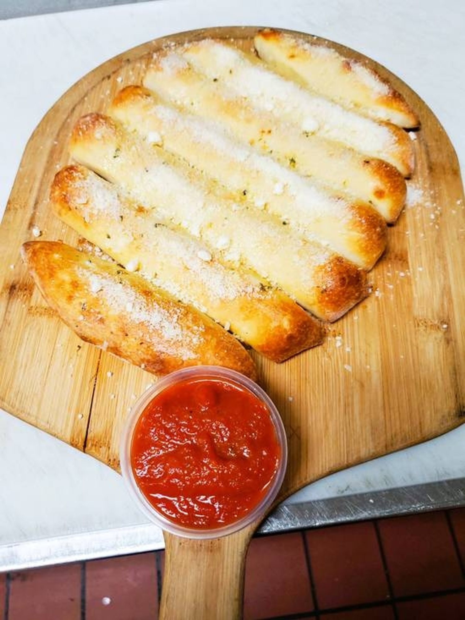 Garlic Parmesan Breadsticks (6 Pcs)
