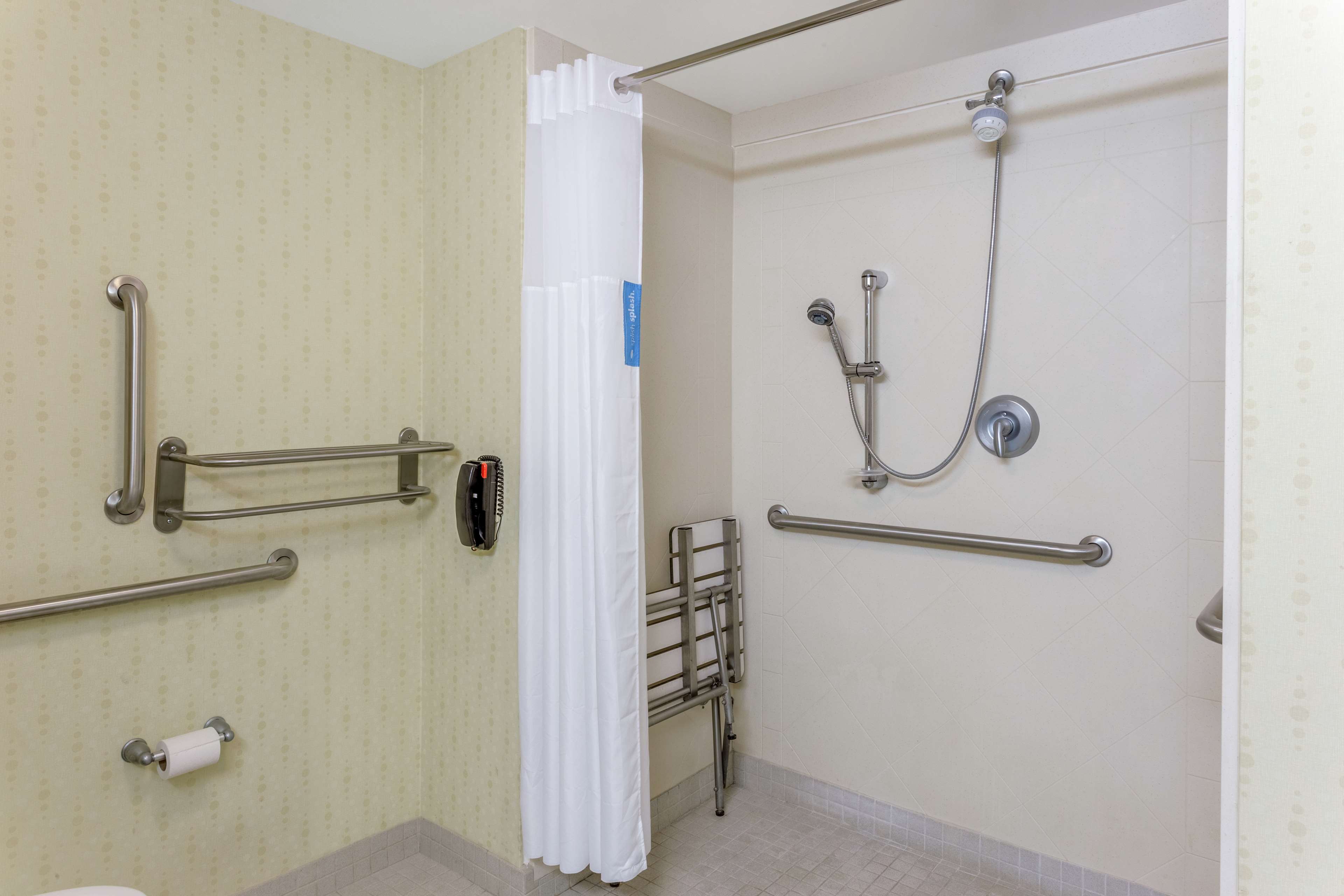 Guest room bath