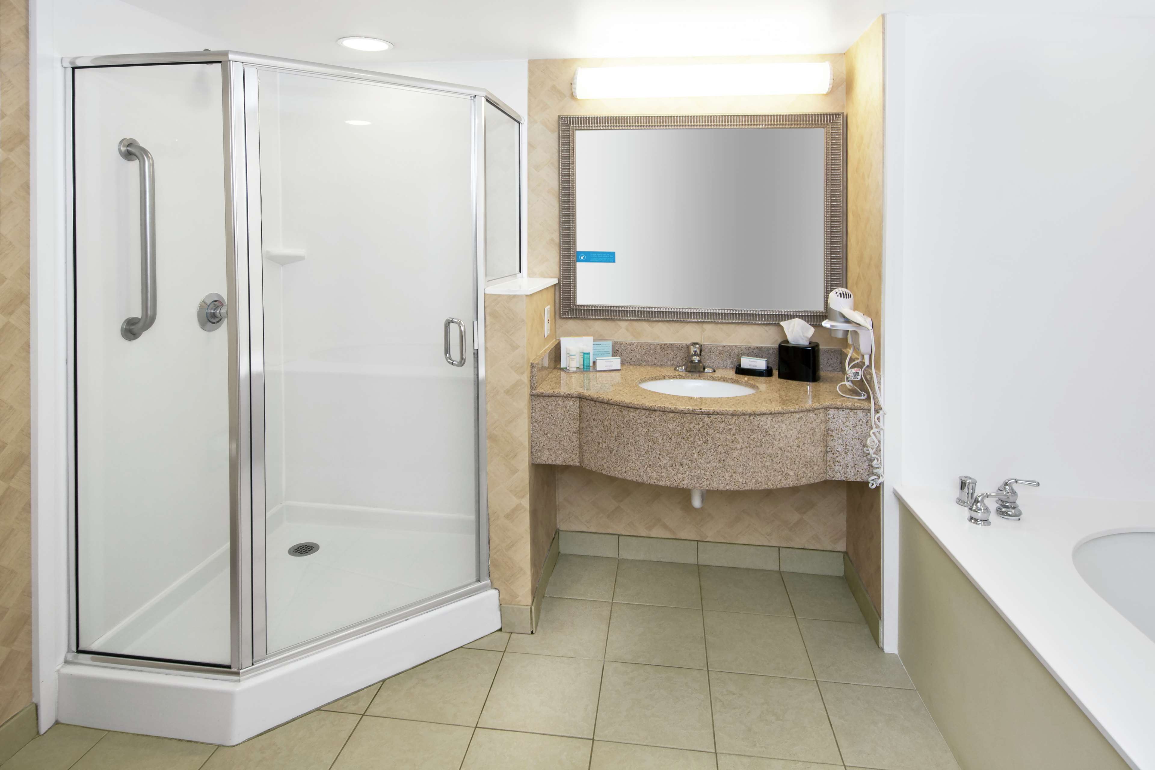 Hampton Inn & Suites Jacksonville Deerwood Park Photo