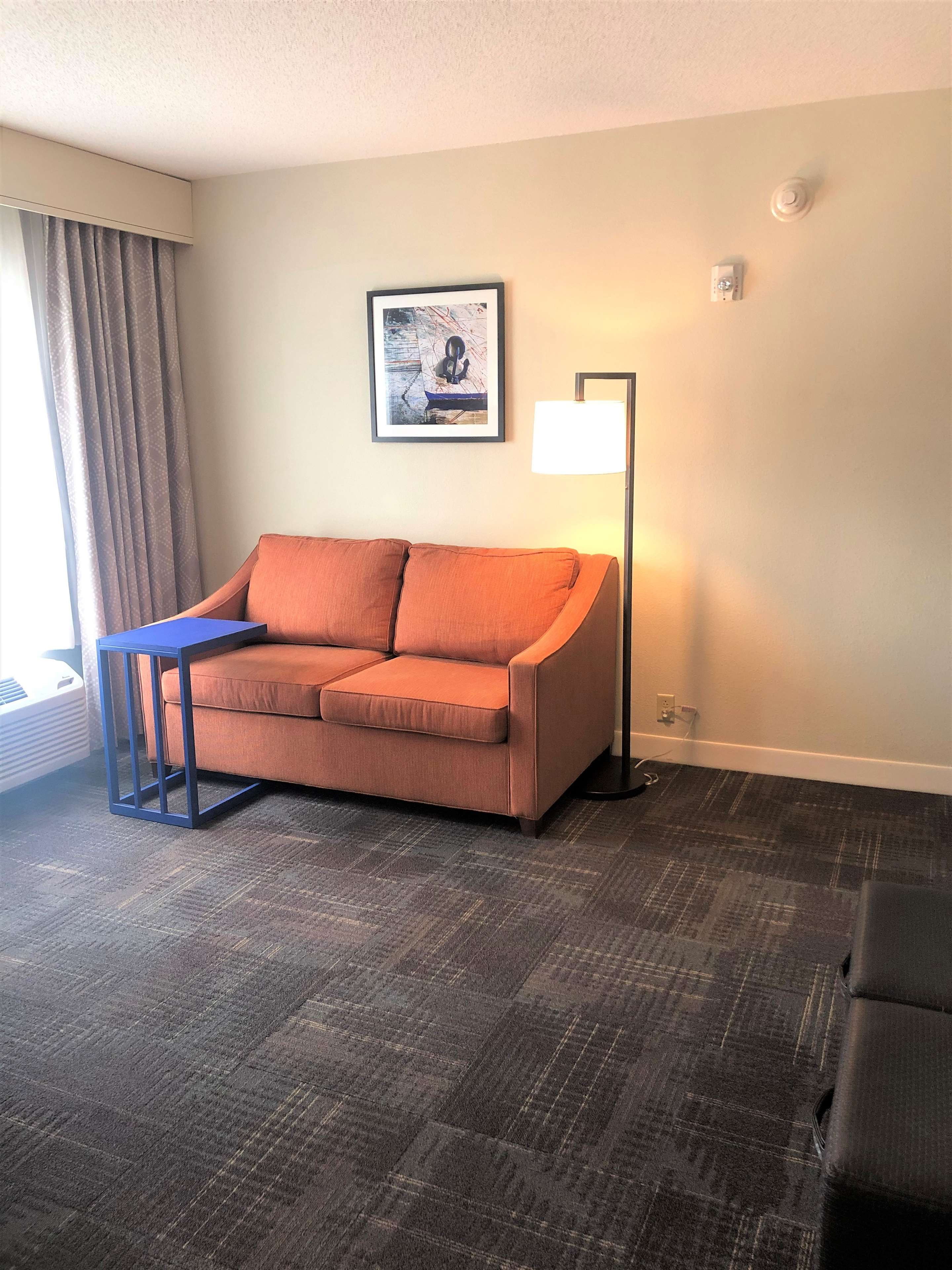 Hampton Inn & Suites Norfolk-Airport Photo