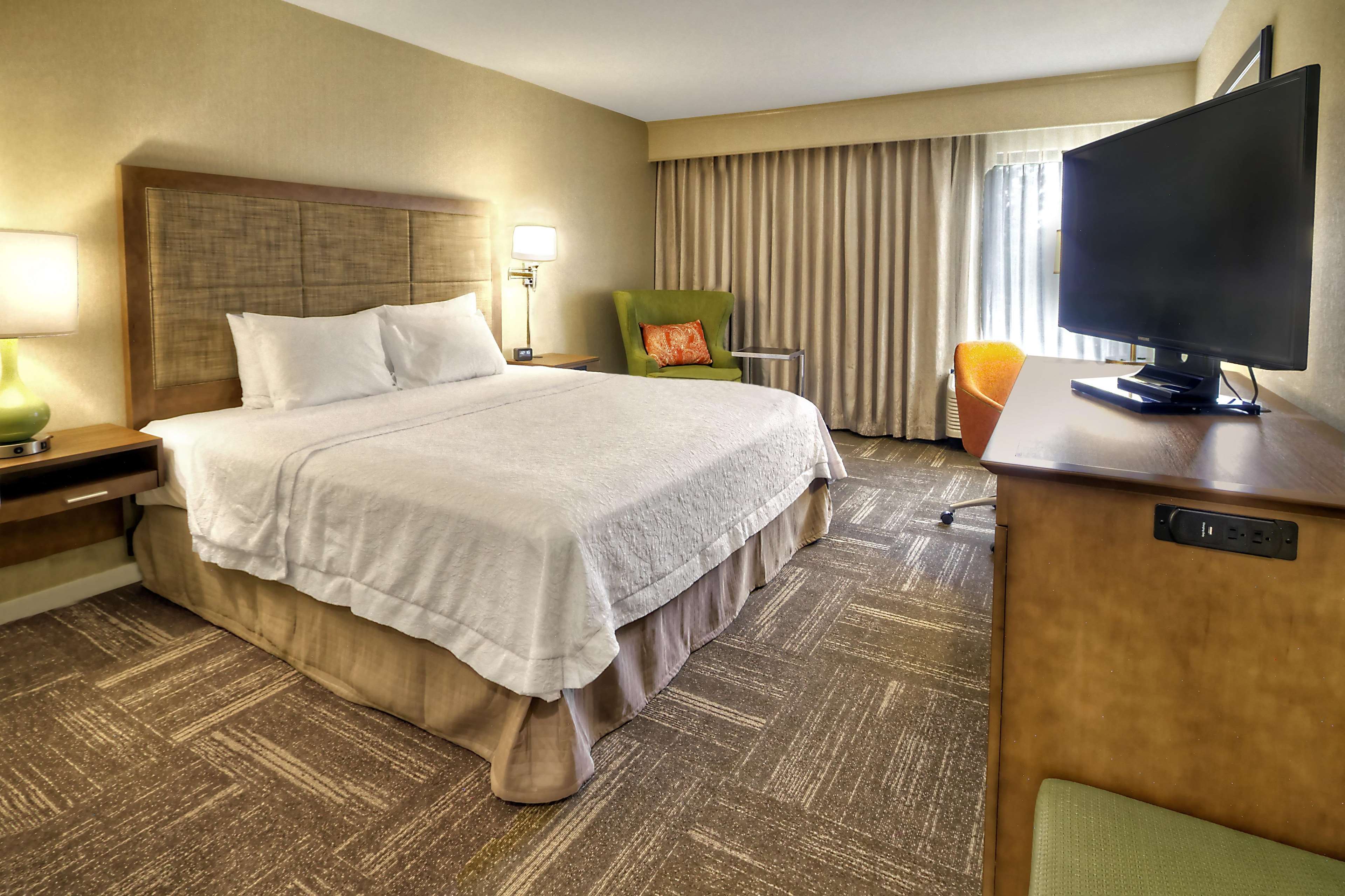 Hampton Inn & Suites Asheville-I-26 Photo