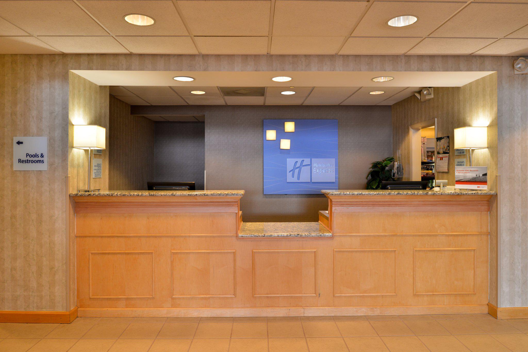 Holiday Inn Express & Suites Ocean City Photo