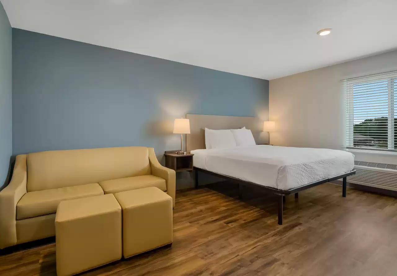 WoodSpring Suites Roanoke Image