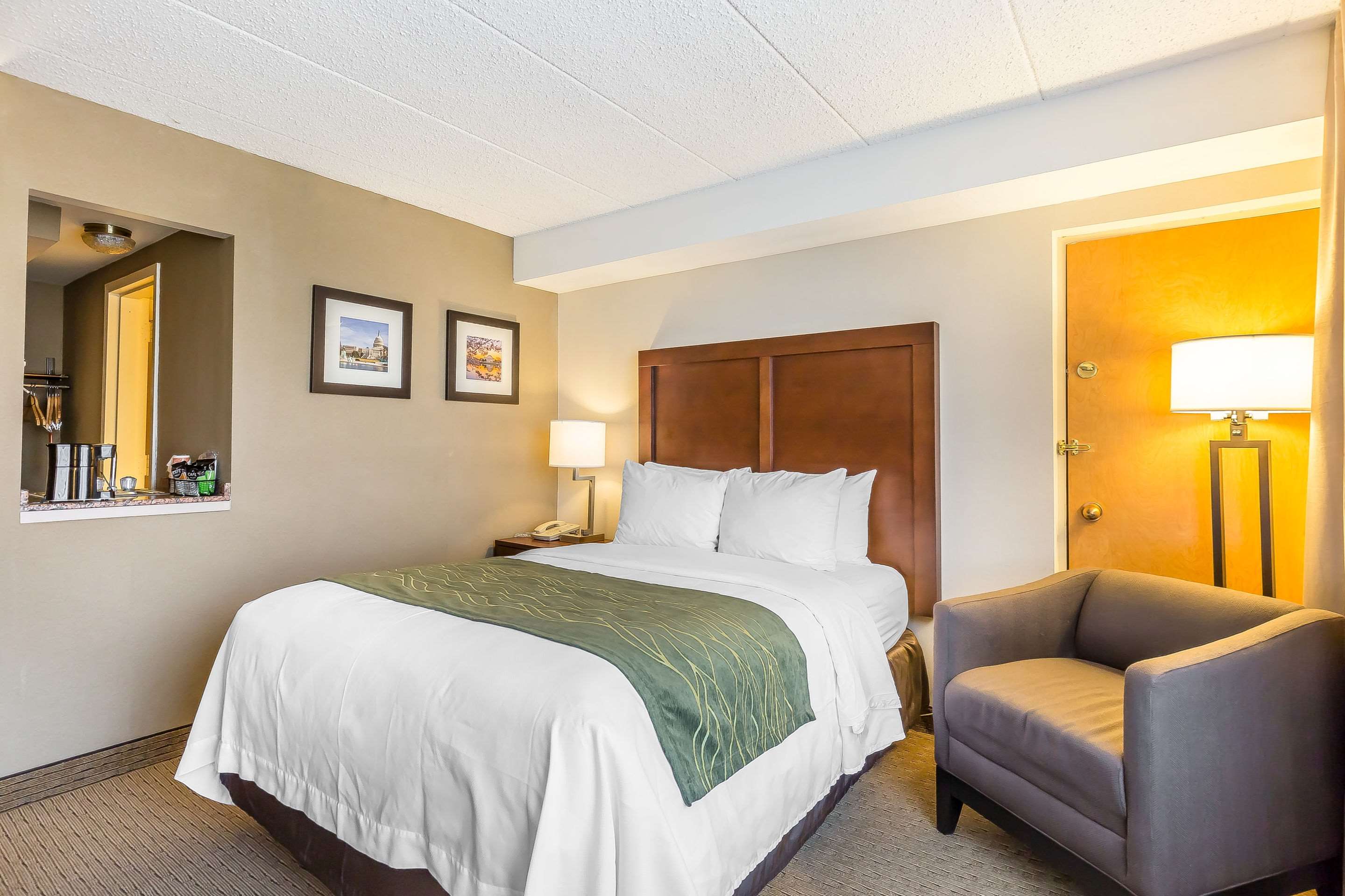 Comfort Inn Shady Grove - Gaithersburg - Rockville Photo