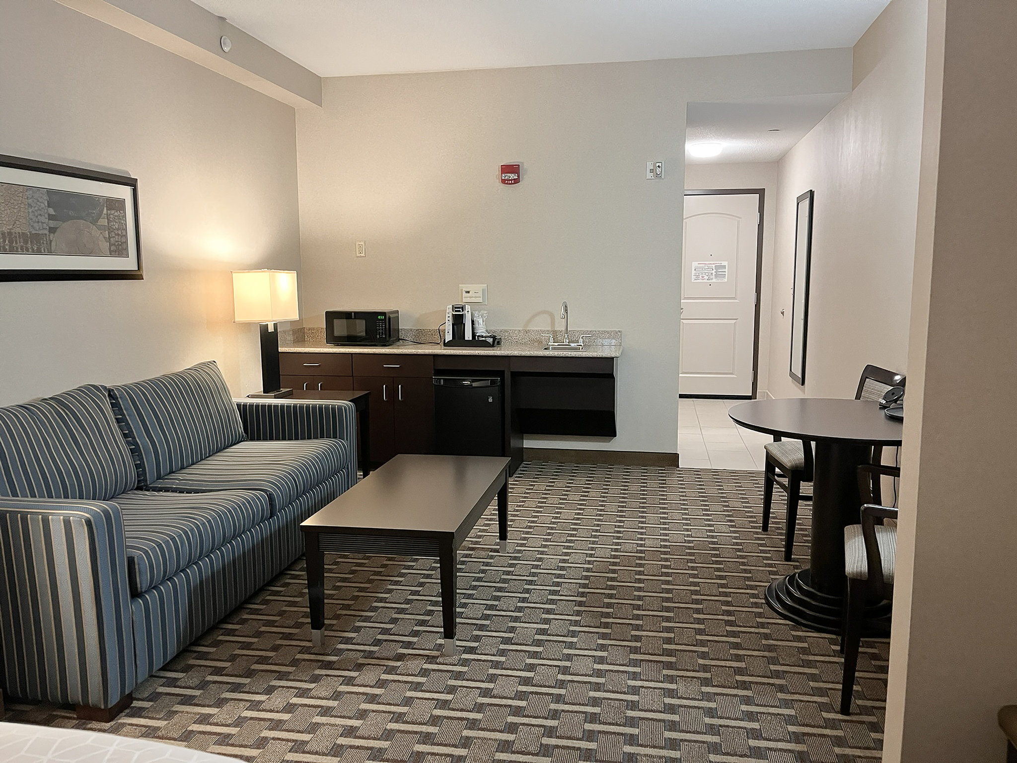 Holiday Inn Express & Suites Morton Peoria Area by IHG Image