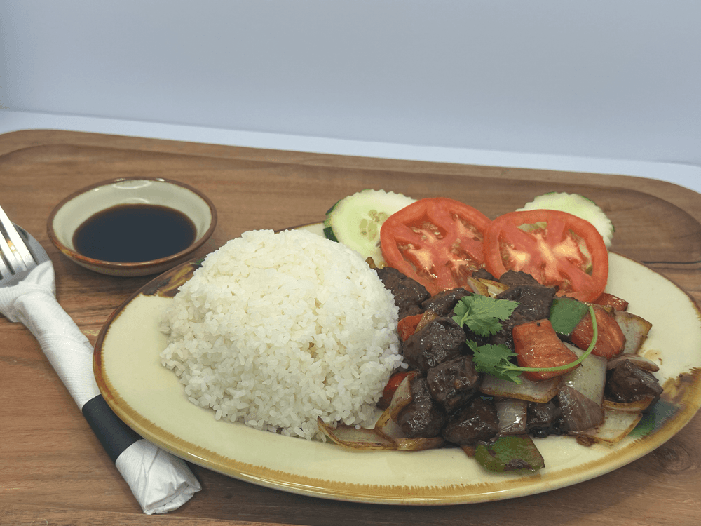31 COM BO LUC LAC / Shaking Beef with Rice