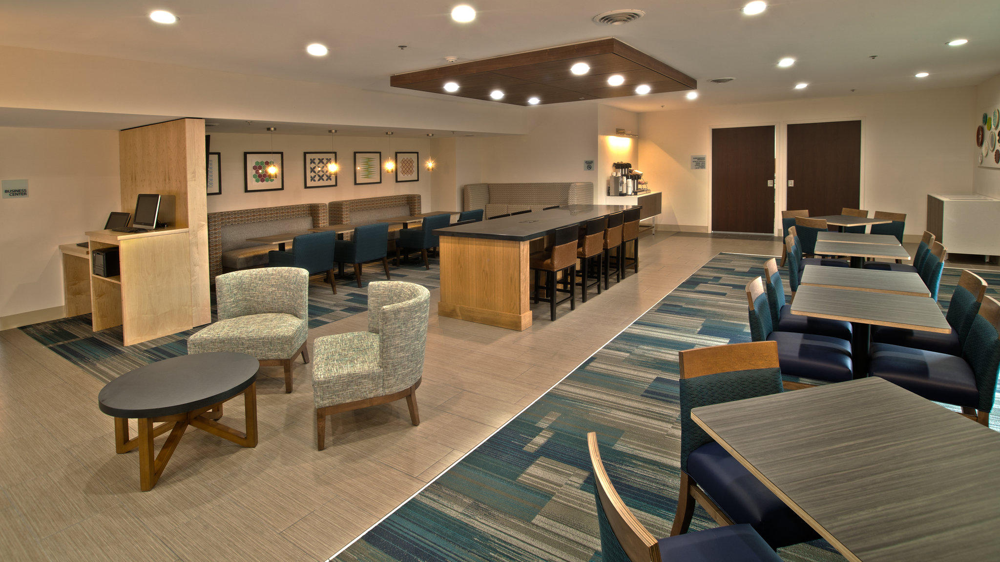 Holiday Inn Express & Suites Evansville North Photo