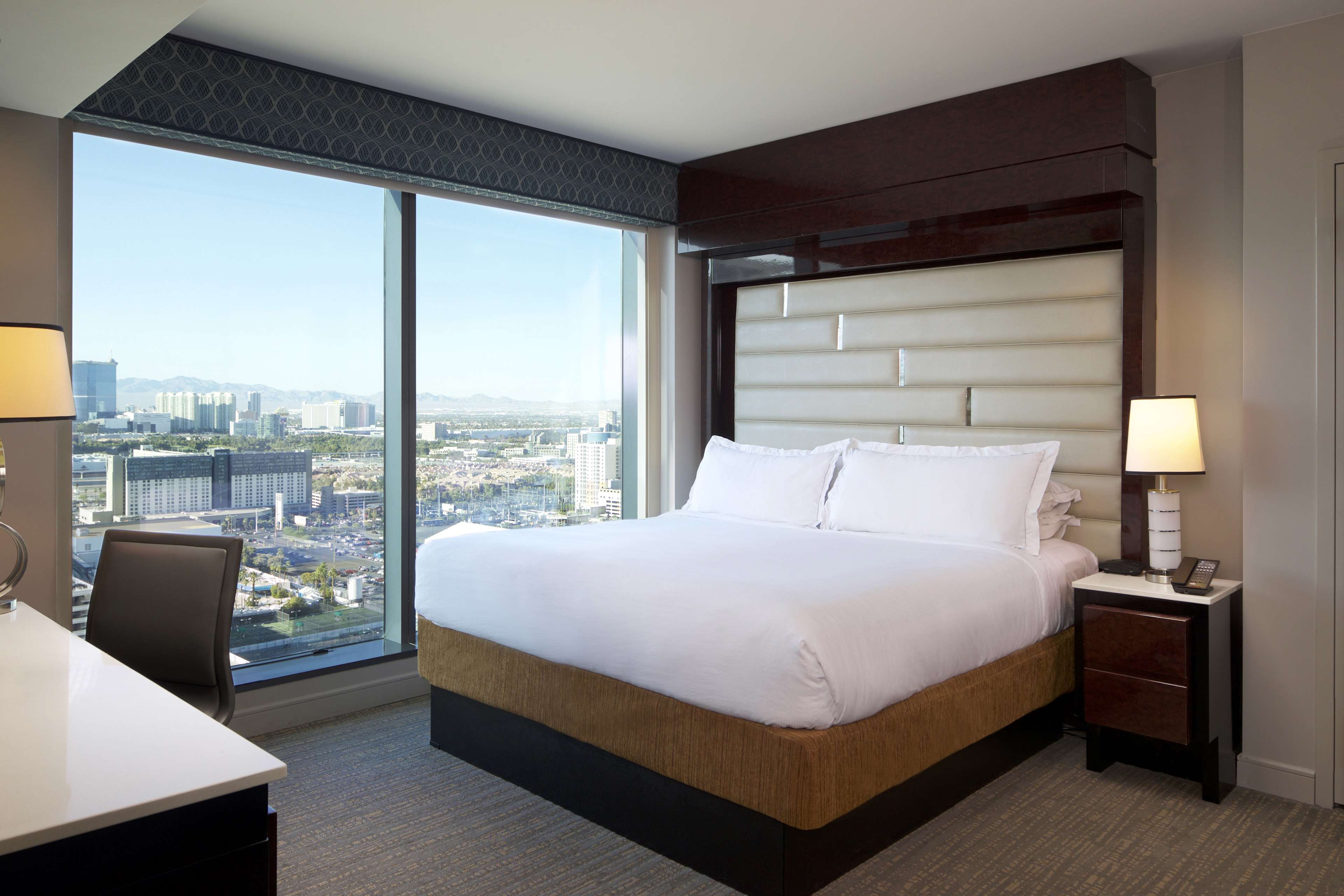 Elara by Hilton Grand Vacations – Center Strip Photo