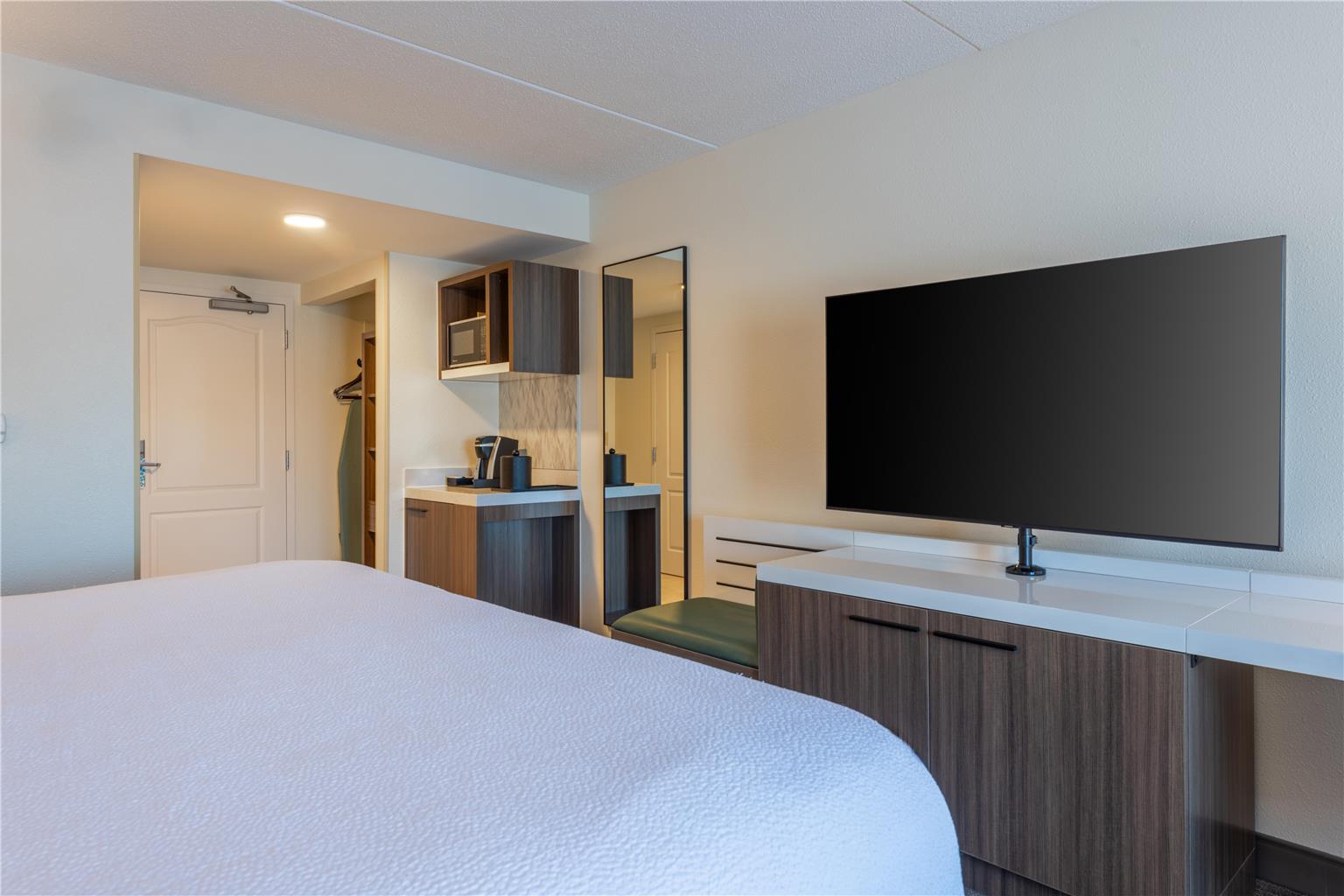 Hilton Garden Inn Auburn Riverwatch Image