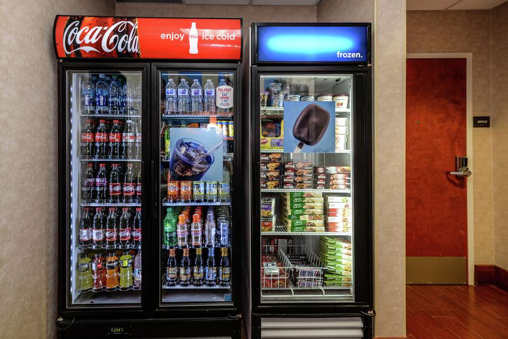 Hampton Inn & Suites Detroit/Chesterfield Township Image