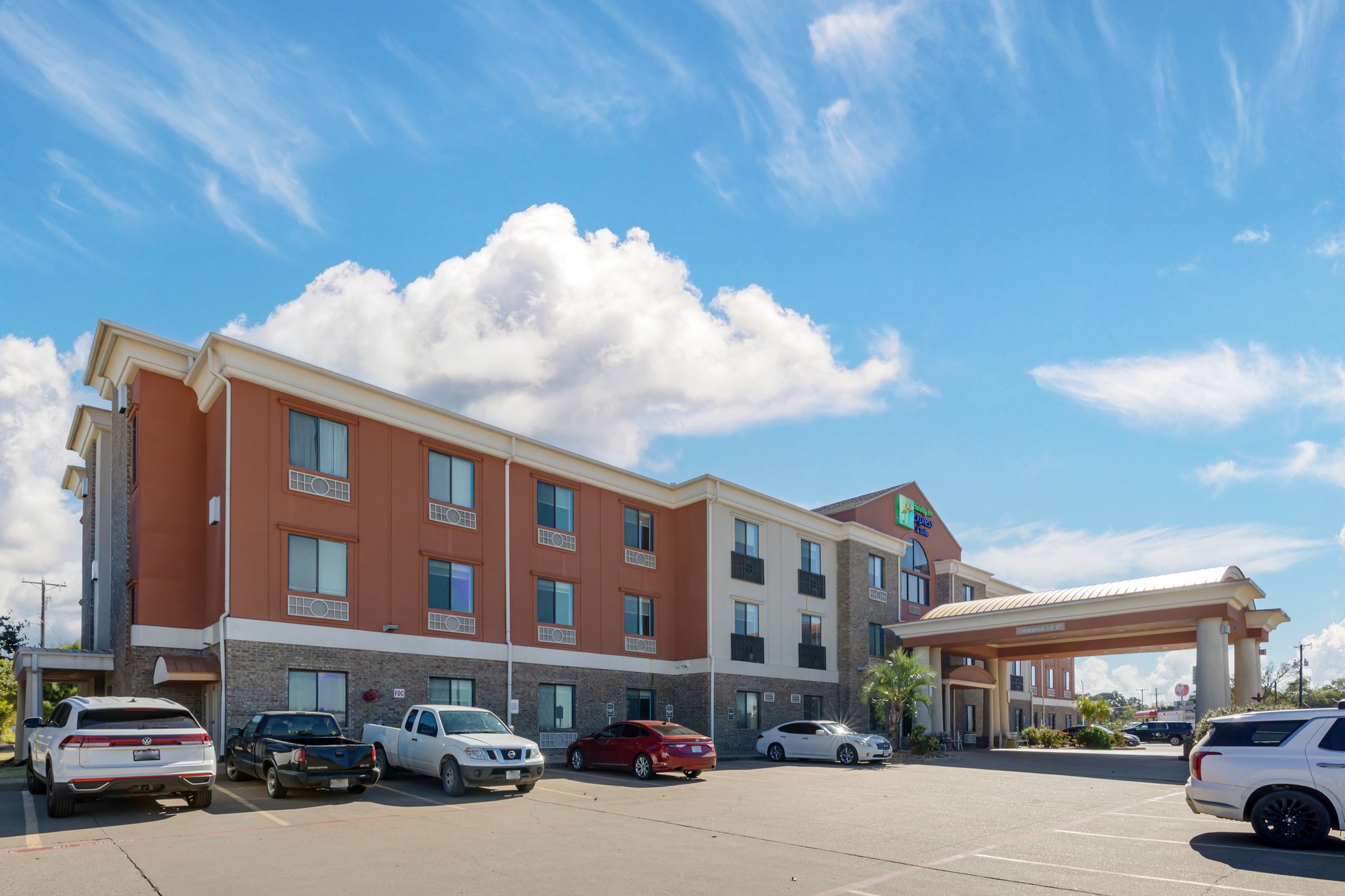 Holiday Inn Express & Suites Fairfield-North by IHG Image