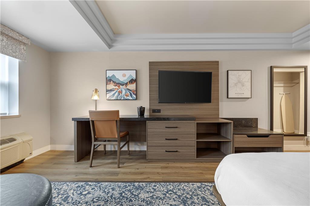 Best Western Potsdam University Park Inn Image