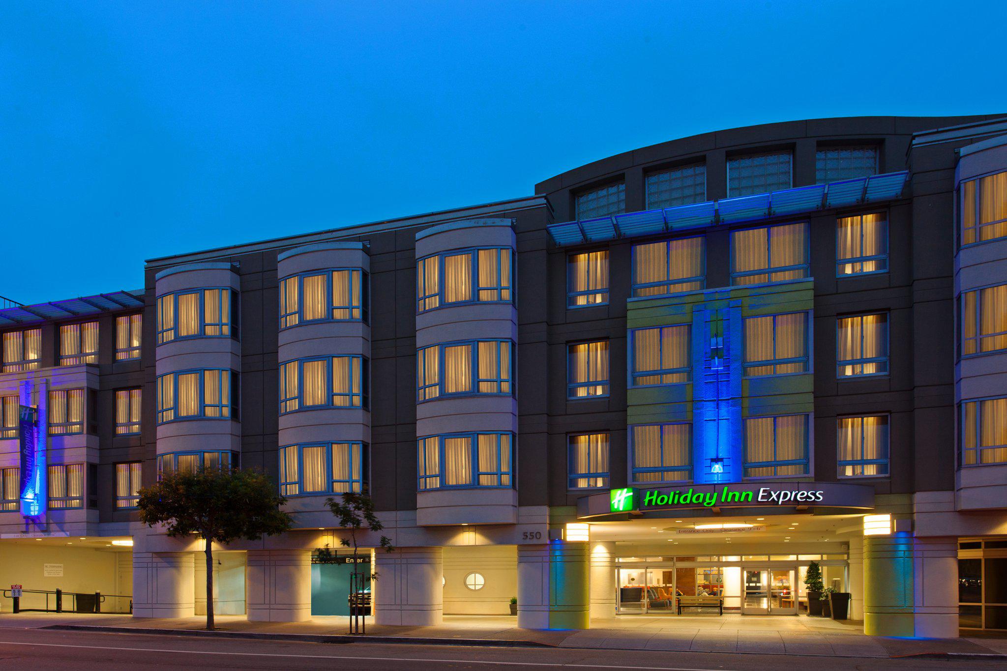 Holiday Inn Express & Suites San Francisco Fishermans Wharf Photo