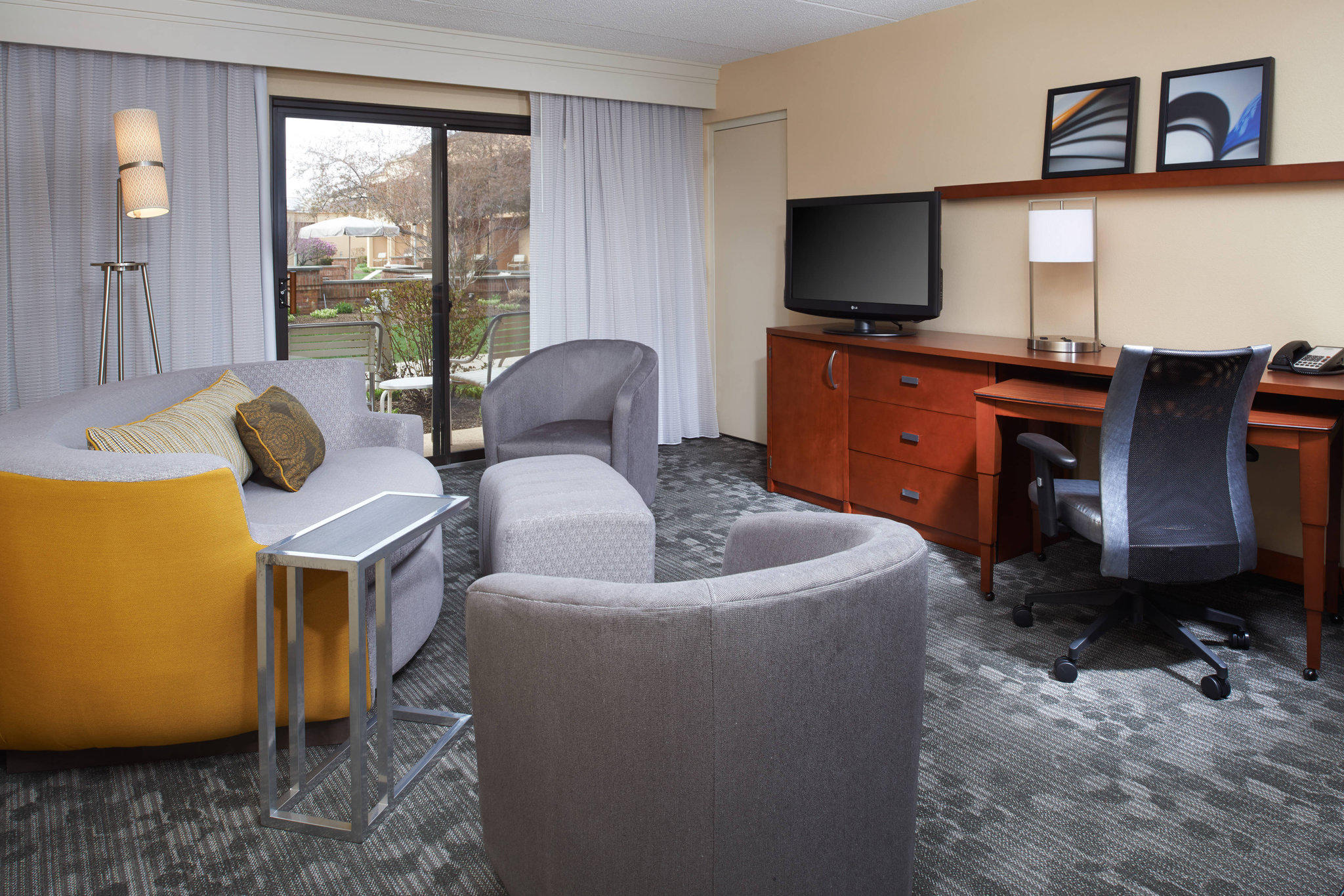 Courtyard by Marriott Rockford Photo